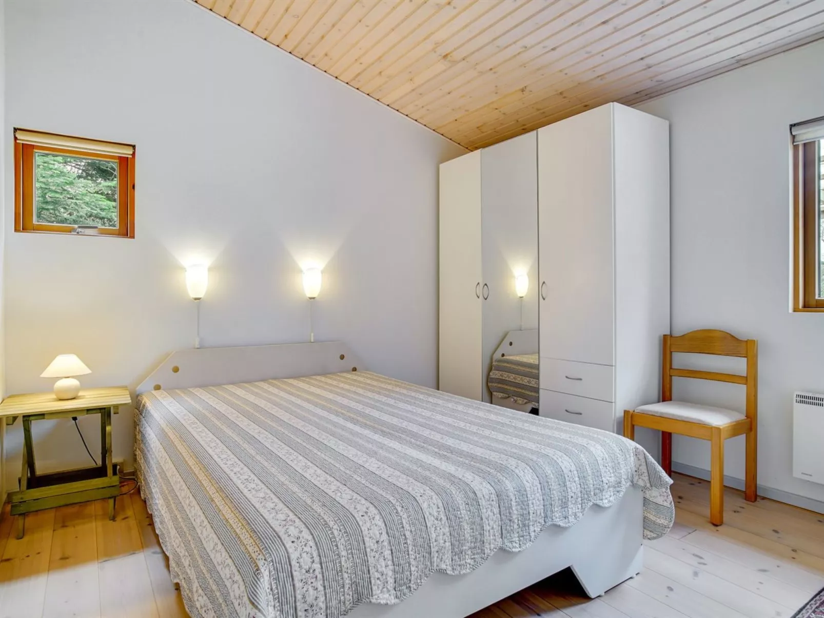 "Taito" - 1.1km from the sea-Inside
