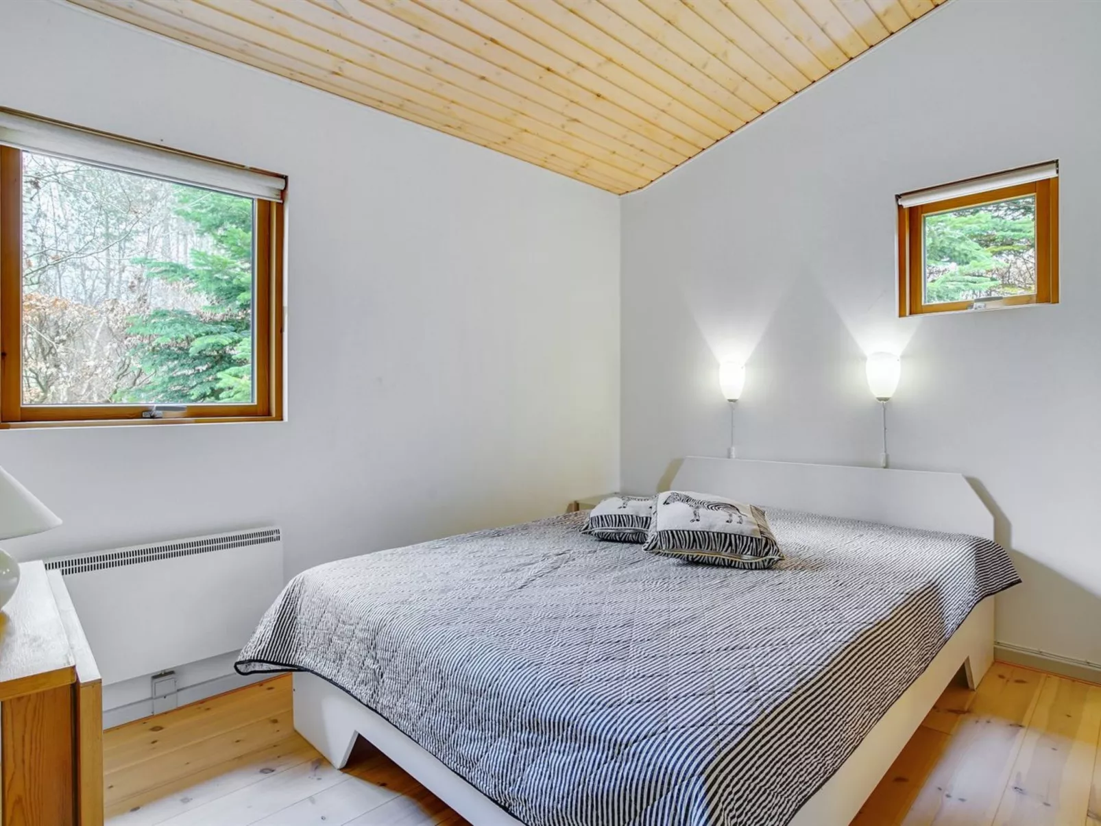 "Taito" - 1.1km from the sea-Inside