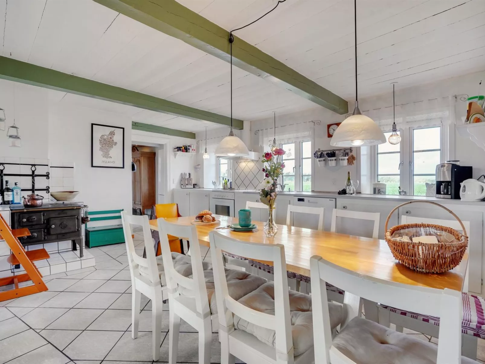 "Anje" - 16km from the sea-Inside