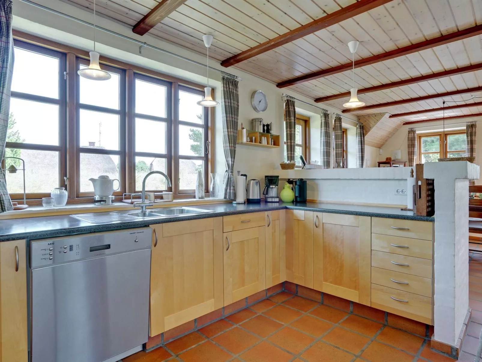 "Siegried" - 2.2km from the sea-Inside