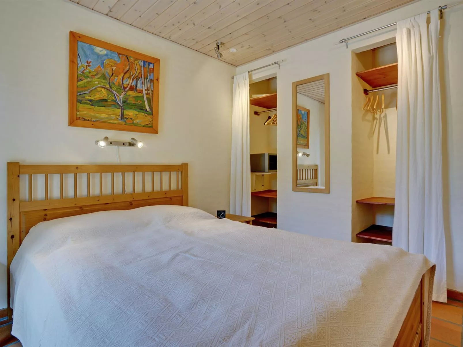 "Siegried" - 2.2km from the sea-Inside