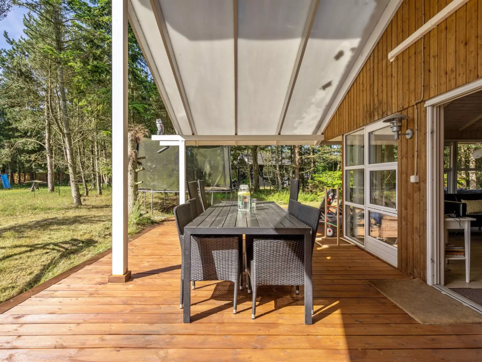 "Akseli" - 800m from the sea-Drinnen