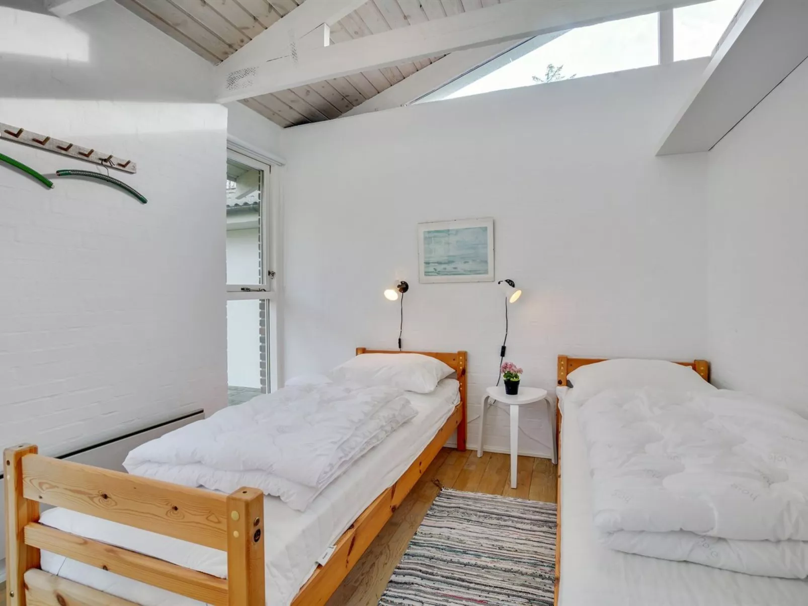 "Tinnie" - 2.9km from the sea-Drinnen