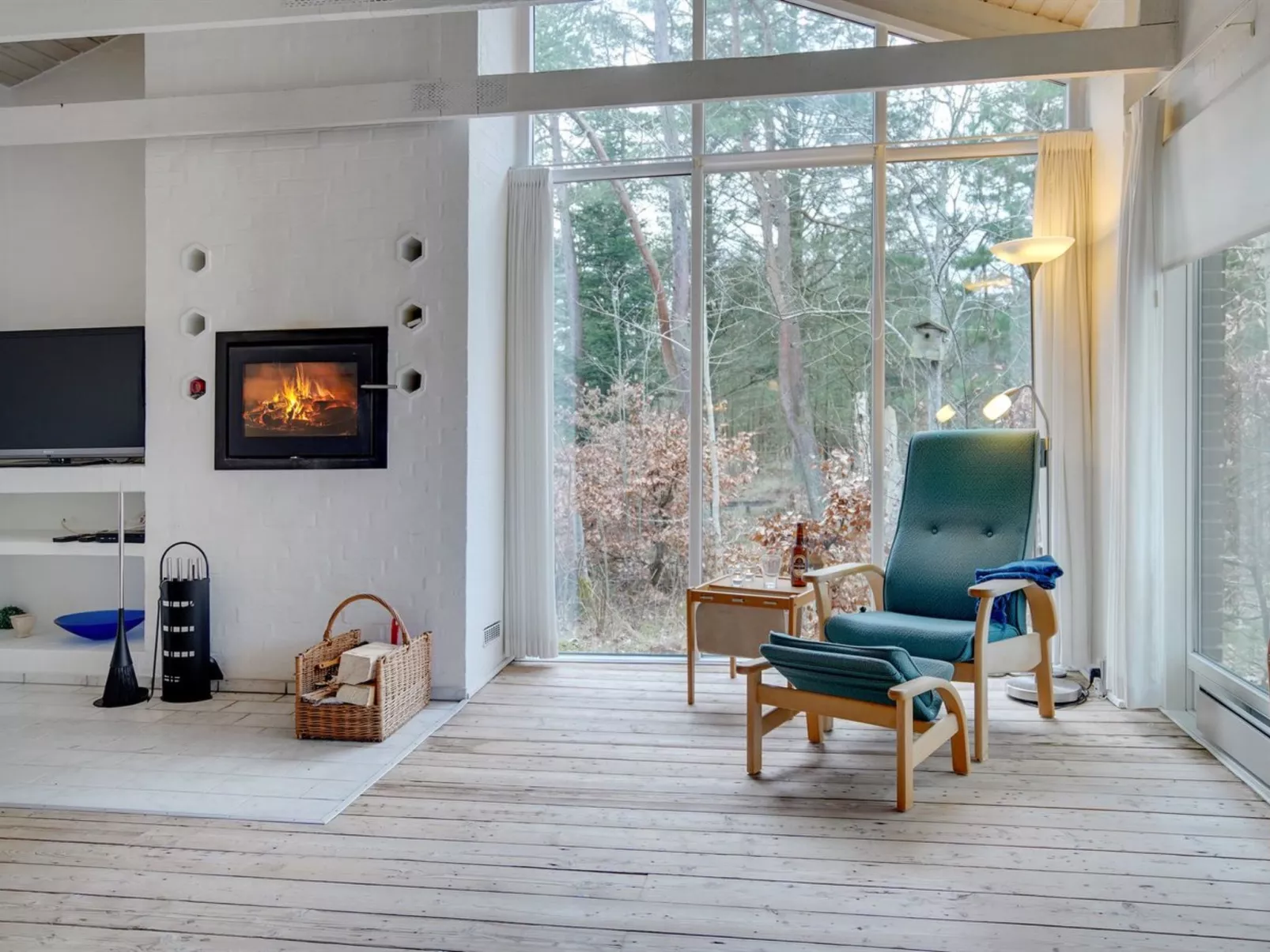 "Tinnie" - 2.9km from the sea-Drinnen