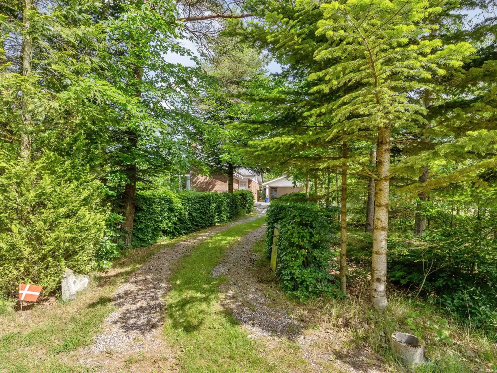"Tinnie" - 2.9km from the sea-Drinnen