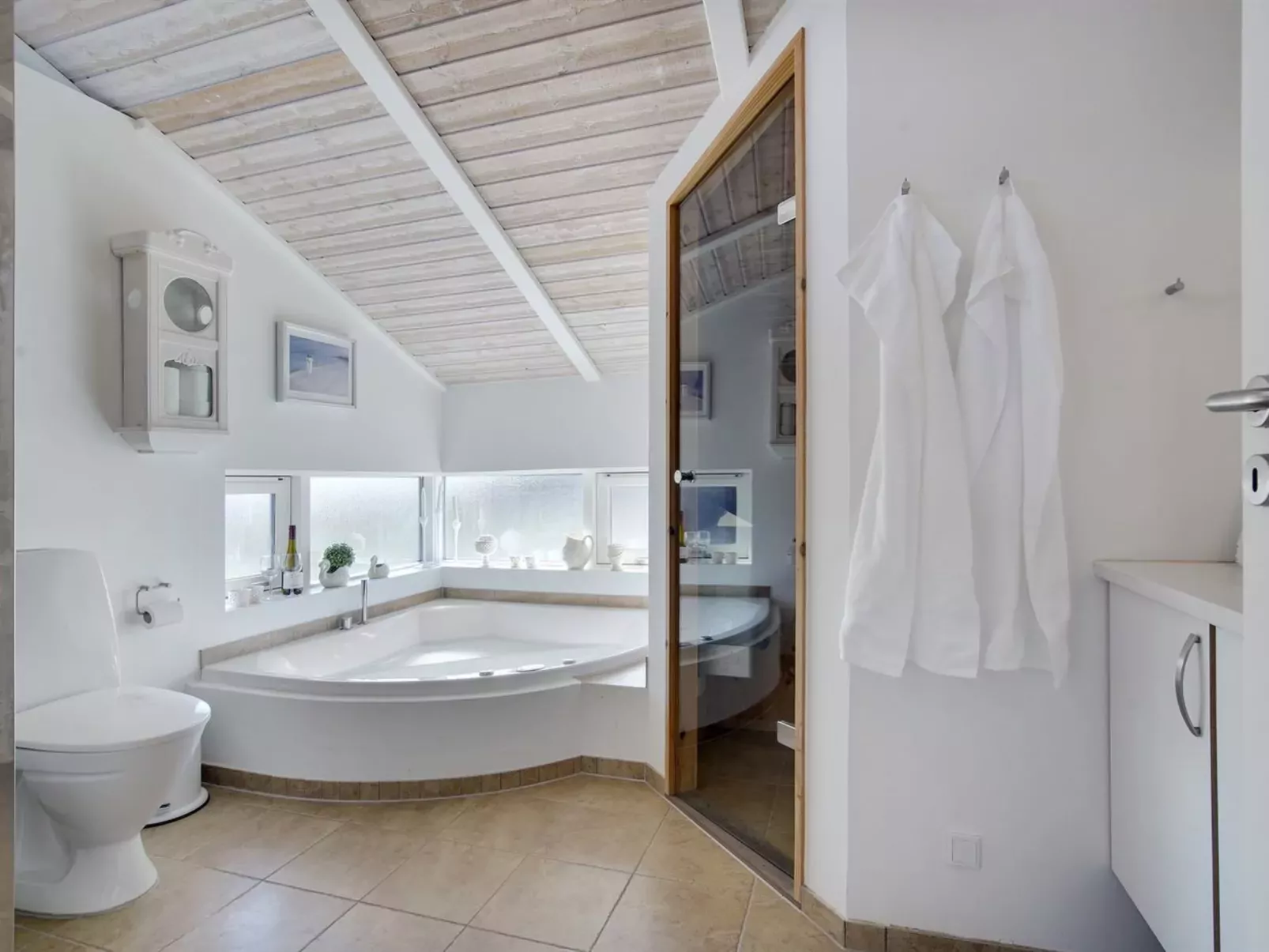 "Konsta" - 200m from the sea-Inside