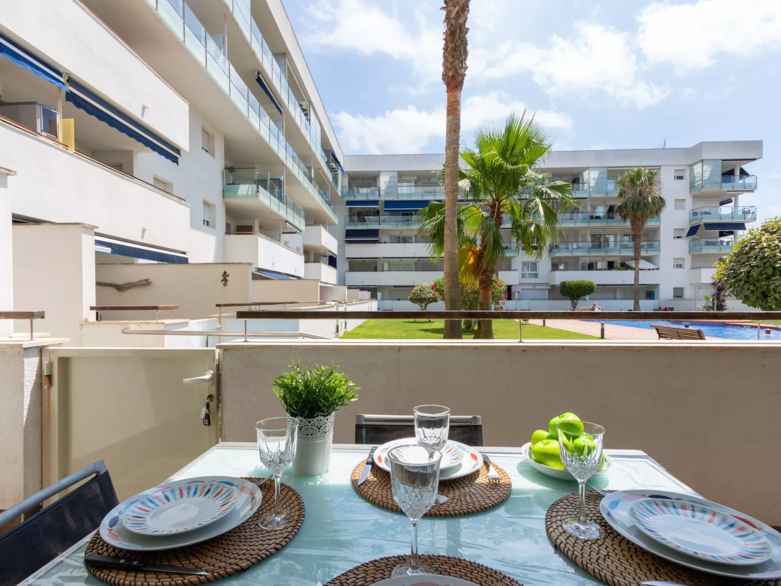 Puerto Marina-Draußen