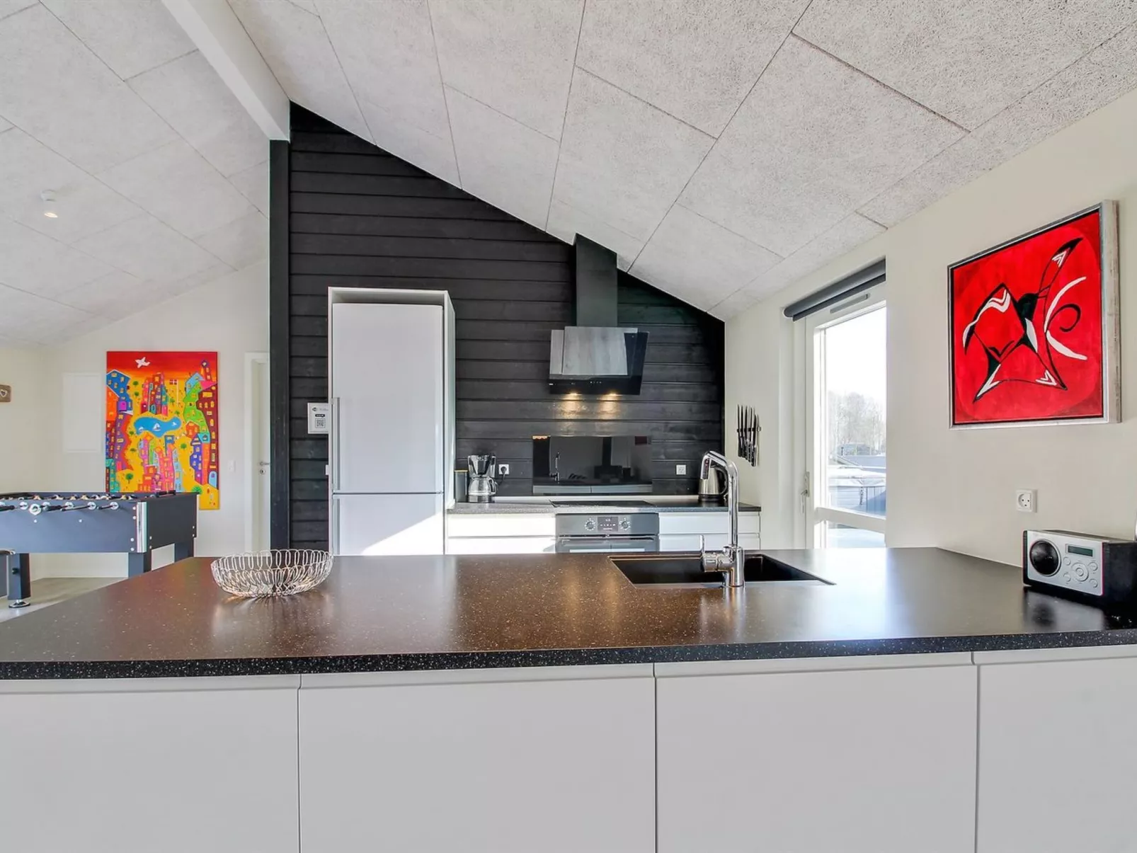 "Yakari" - 300m from the sea-Inside