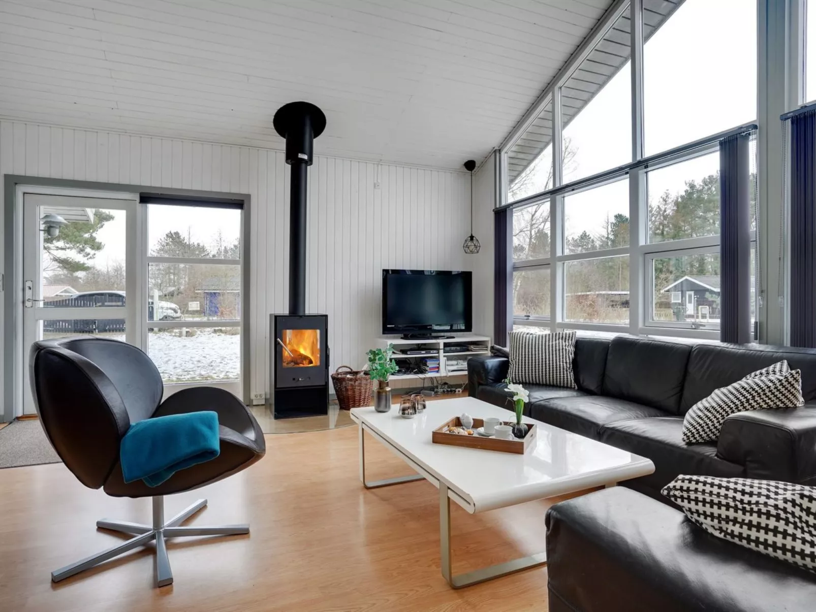 "Aiden" - 300m from the sea-Drinnen