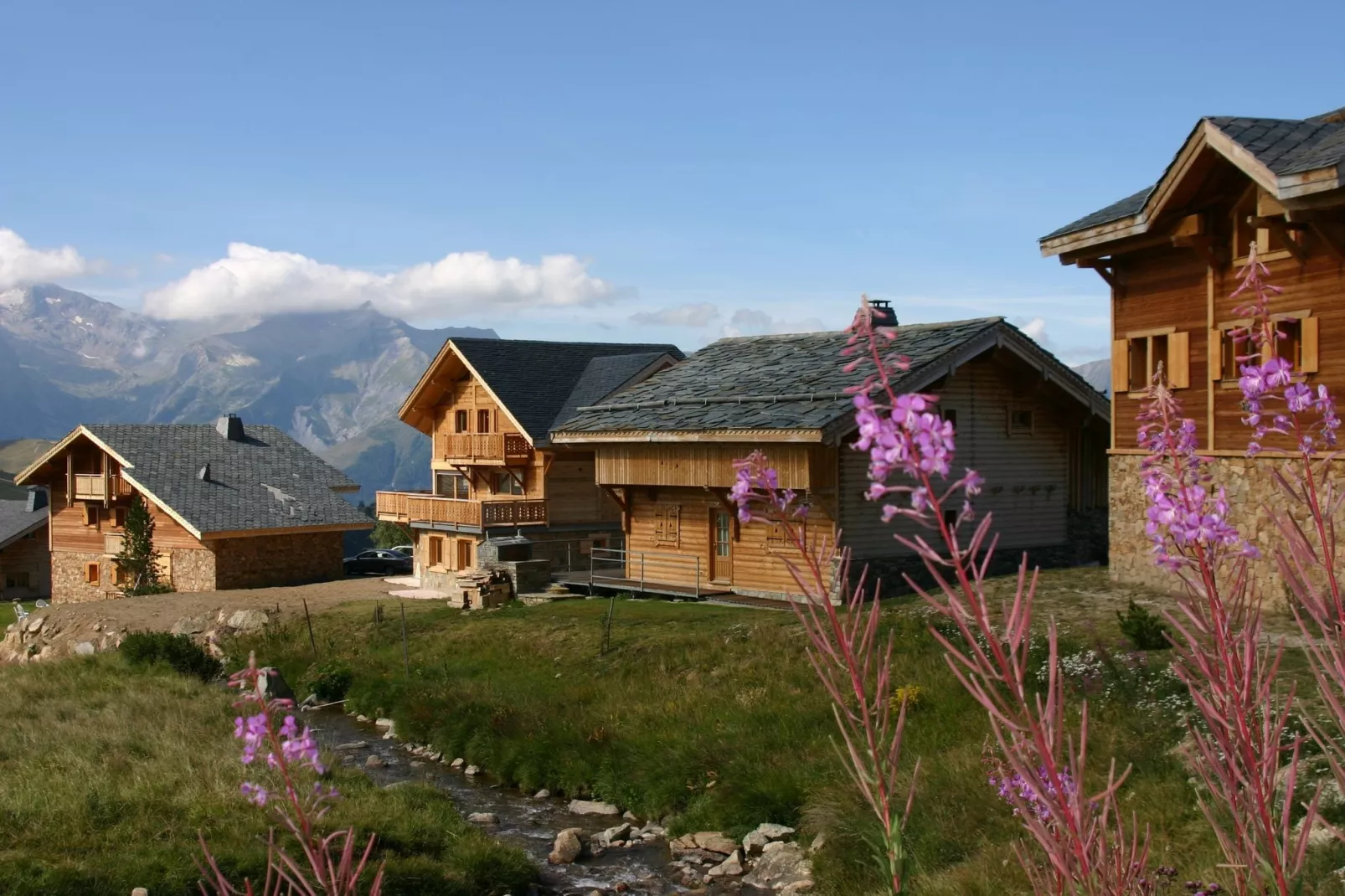 Les Chalets de l'Altiport 1-Exterior summer