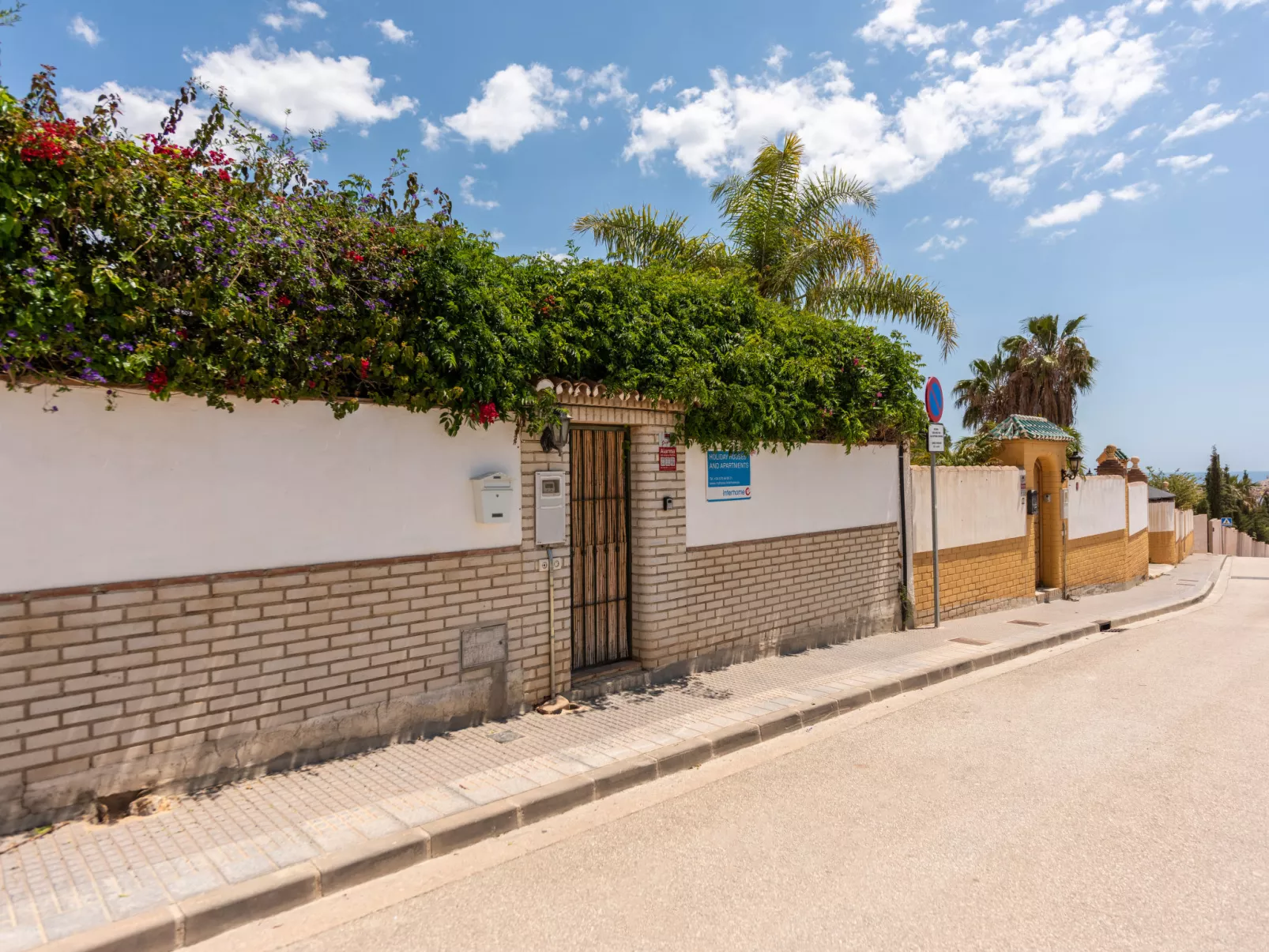 Romeral-Outside
