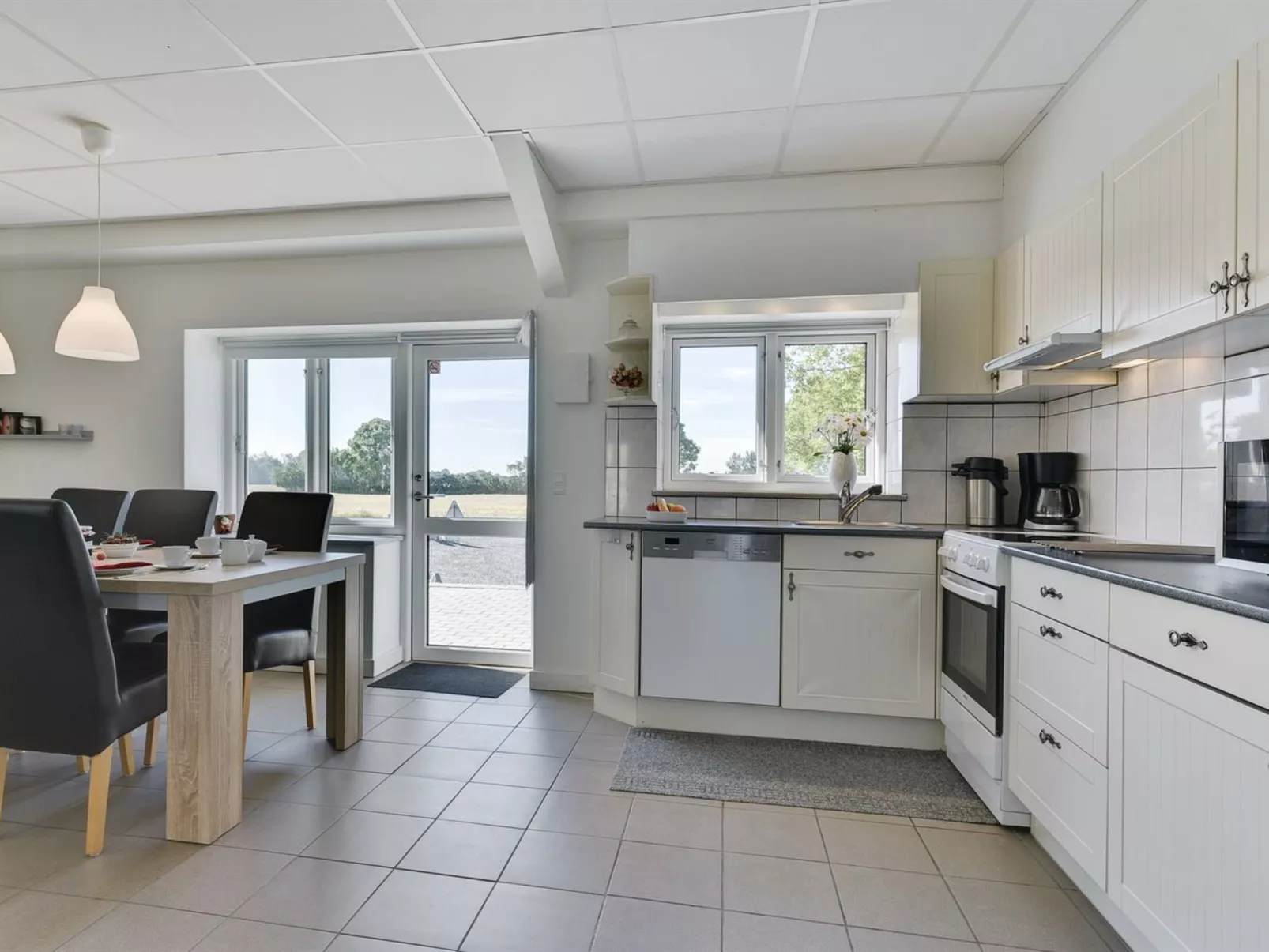 "Henne" - 2.5km from the sea-Inside