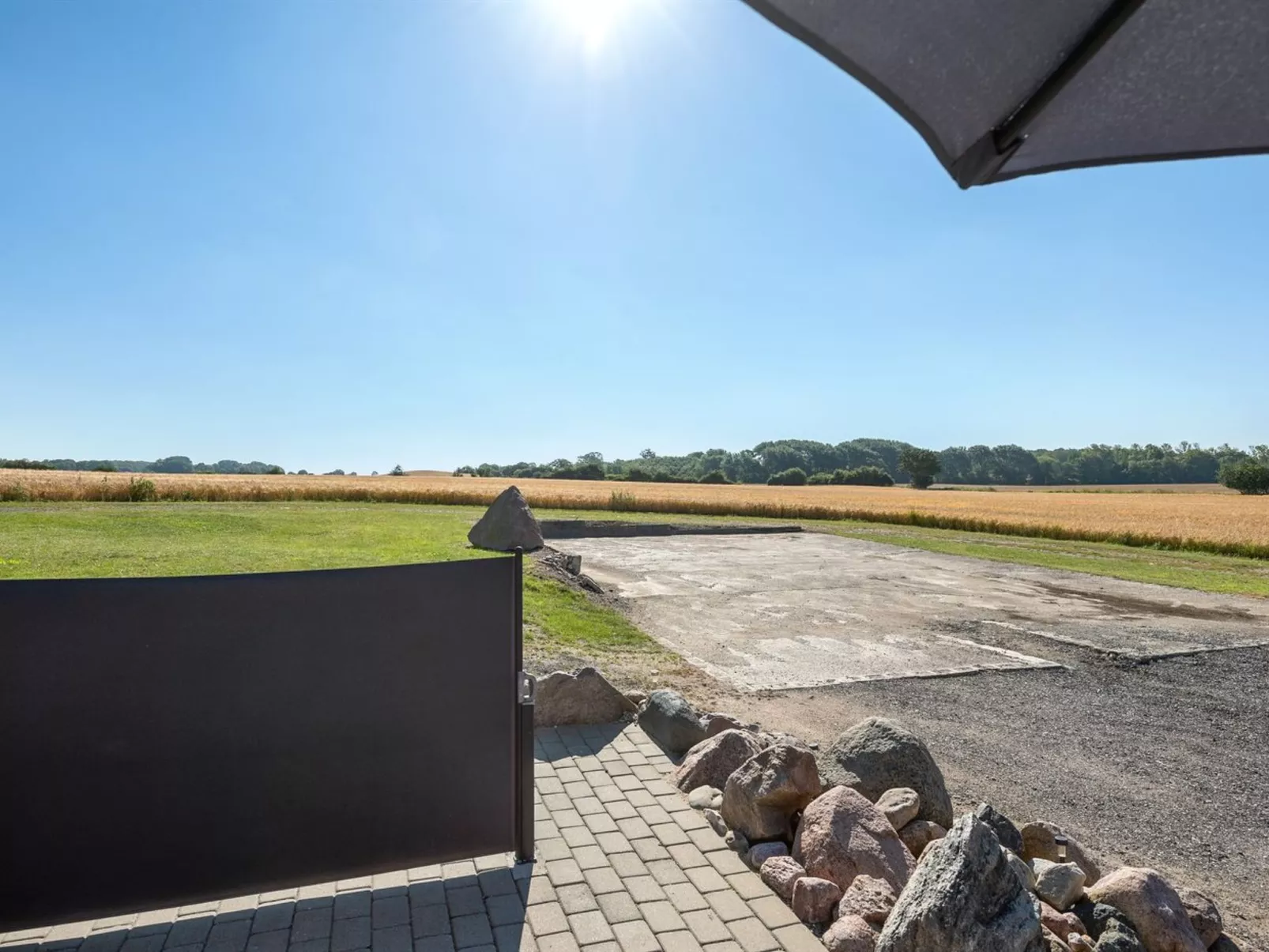 "Henne" - 2.5km from the sea-Outside