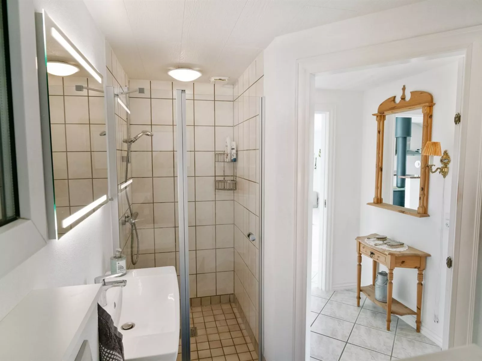 "Asfrith" - 400m from the sea-Inside