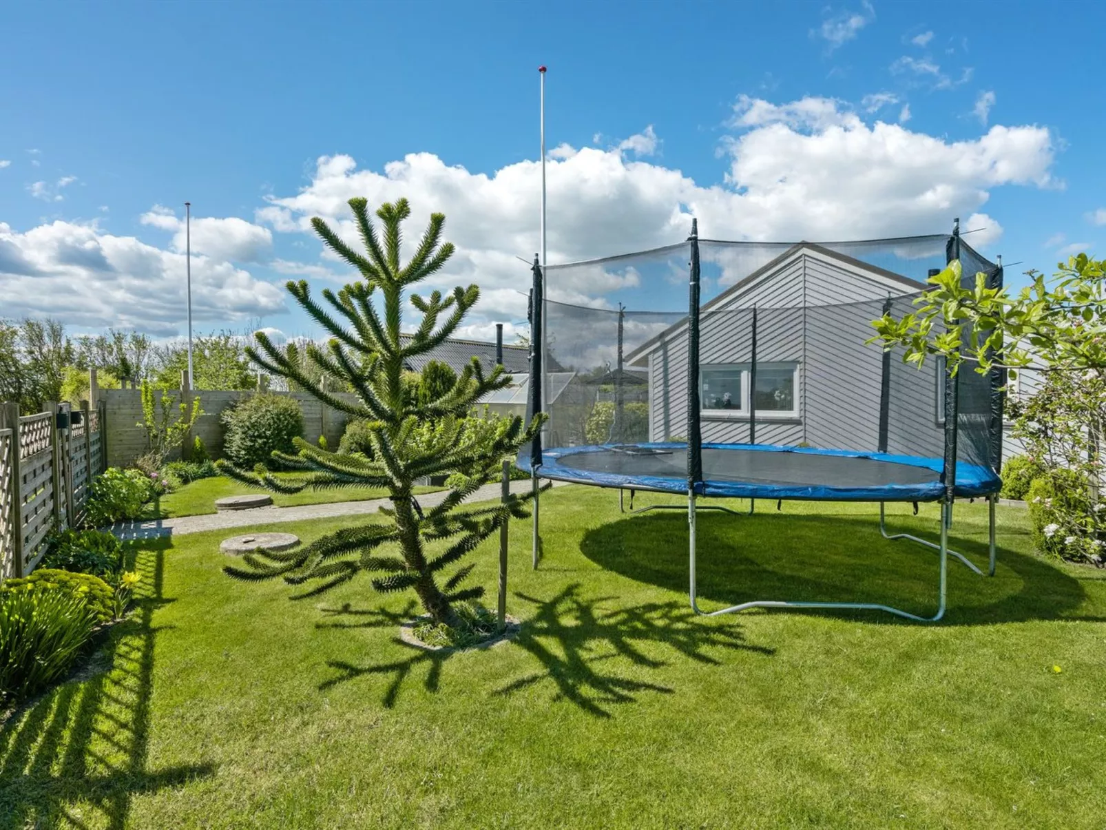 "Asfrith" - 400m from the sea-Outside