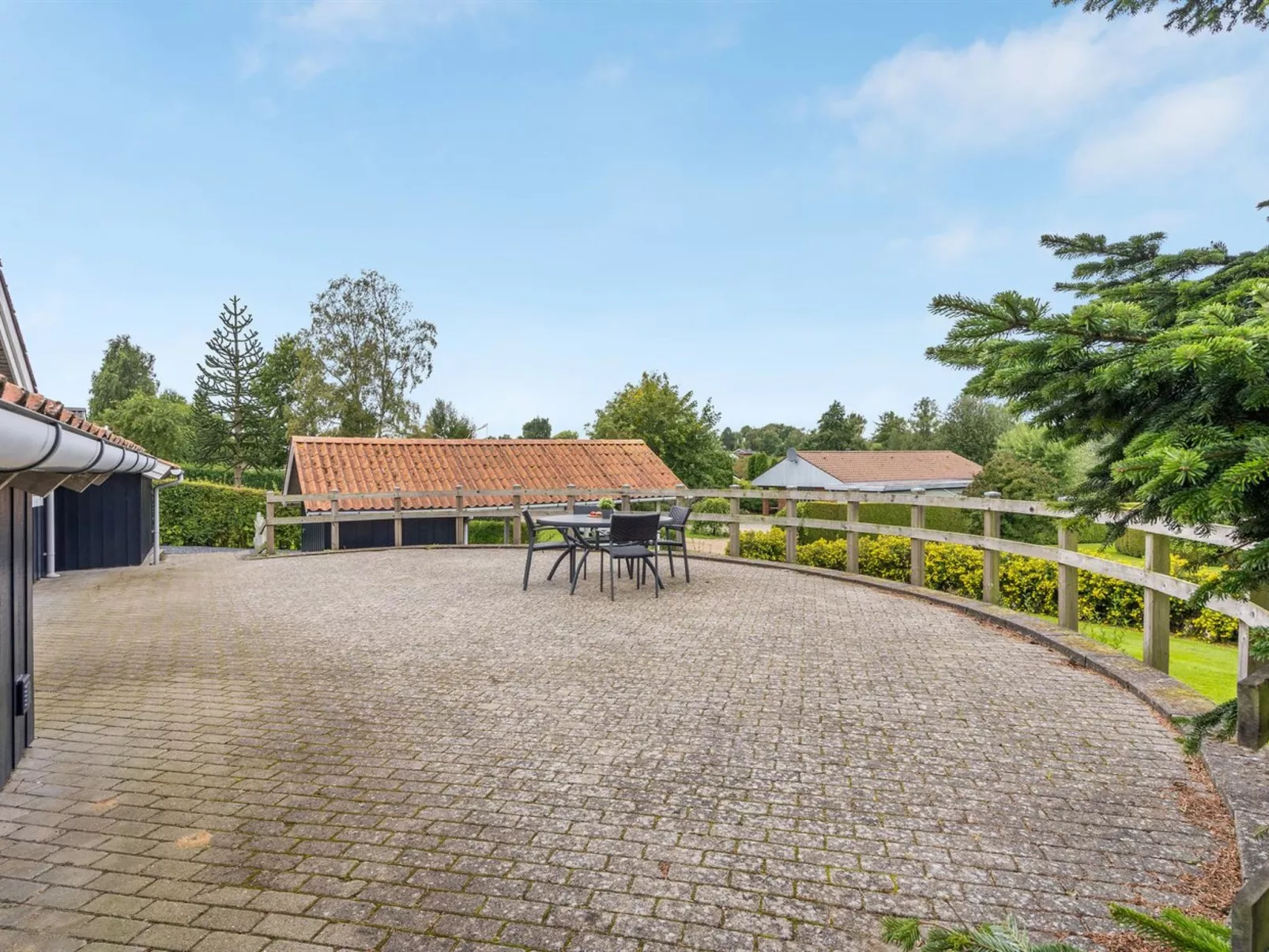 "Petrus" - 750m from the sea-Draußen