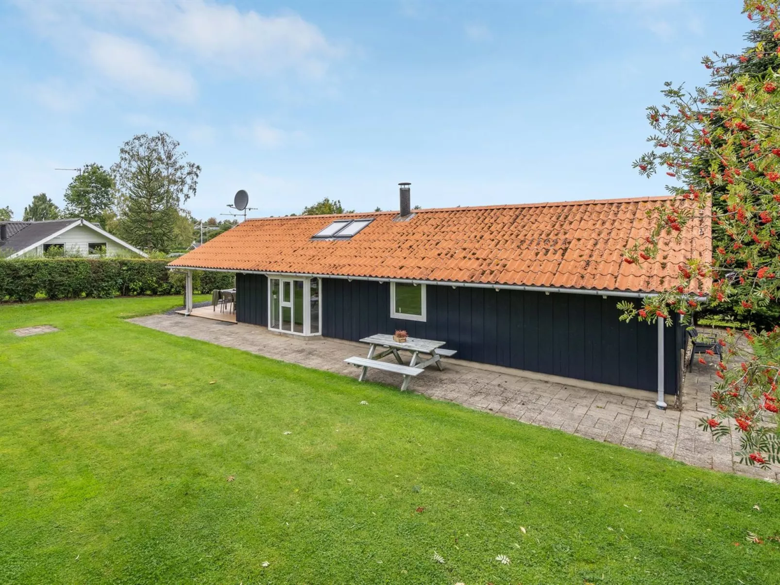 "Petrus" - 750m from the sea-Draußen