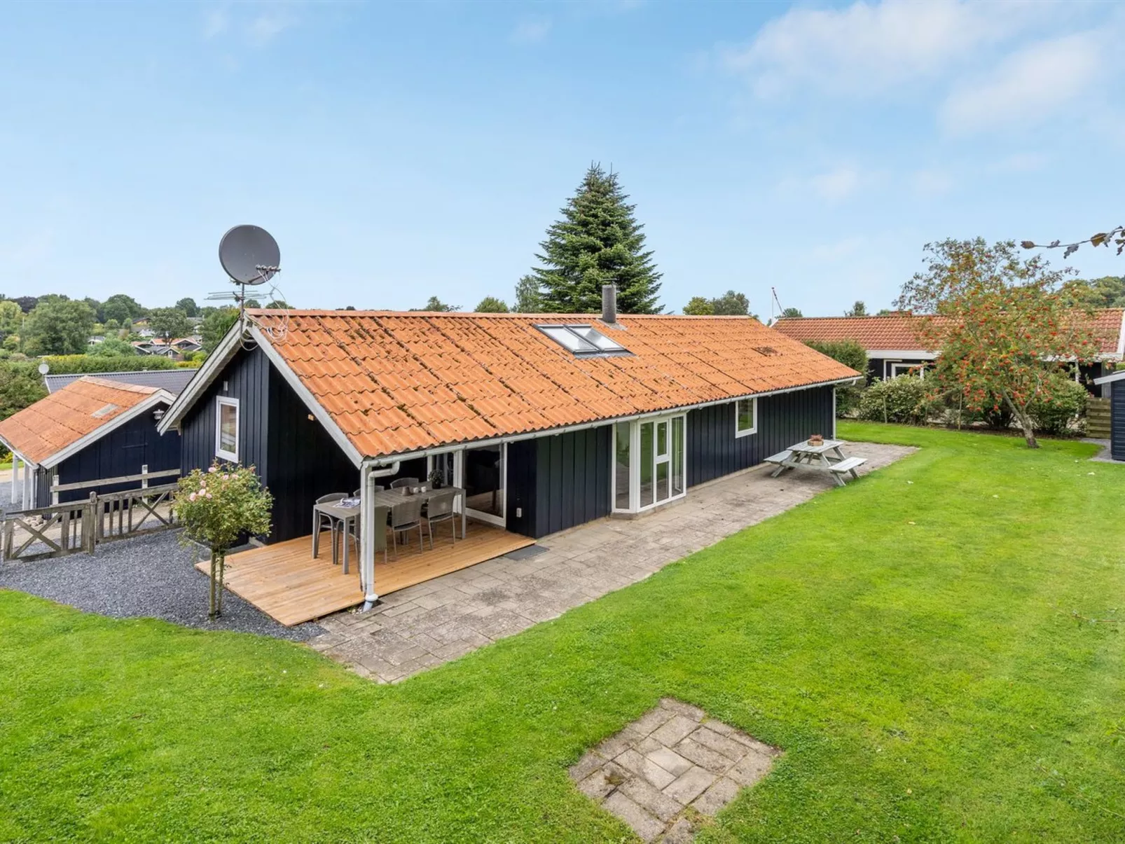 "Petrus" - 750m from the sea-Draußen