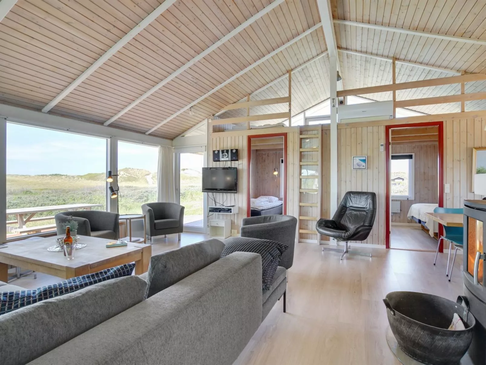 "Hermund" - 110m from the sea-Inside