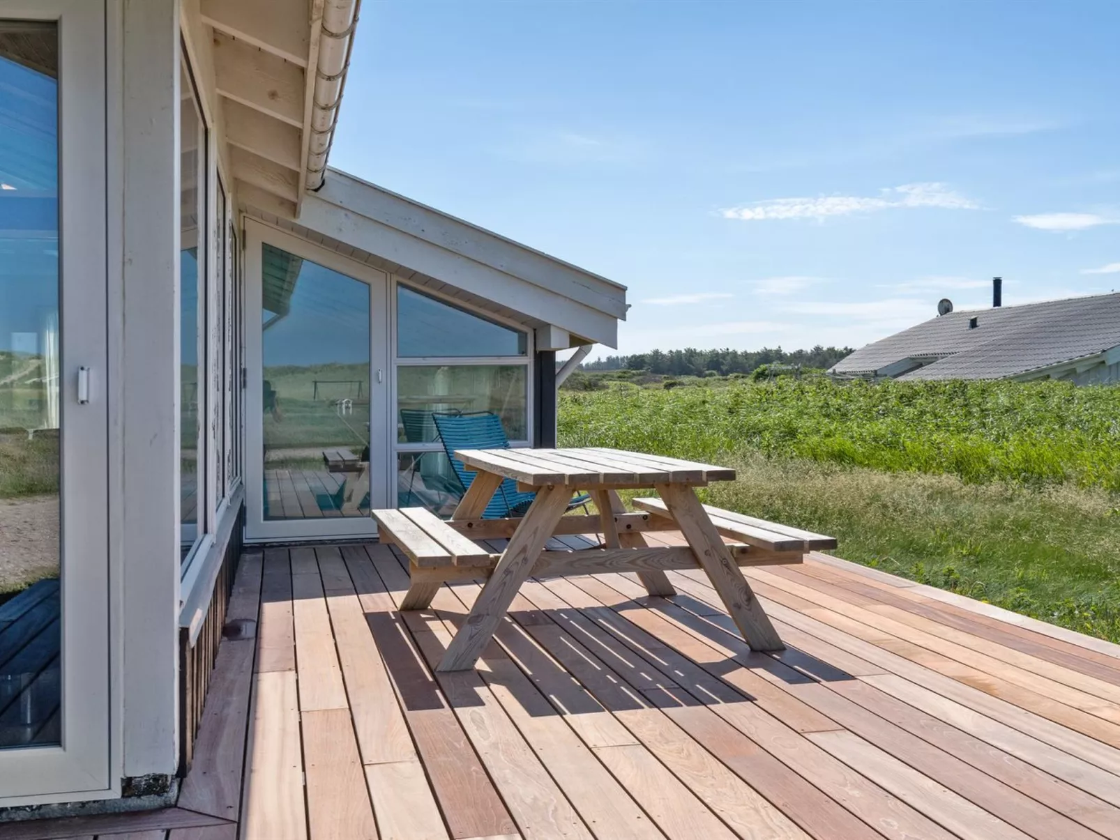 "Hermund" - 110m from the sea-Outside