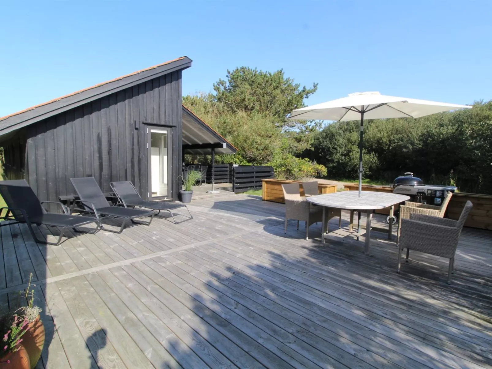 "Julie" - 1.5km from the sea-Outside