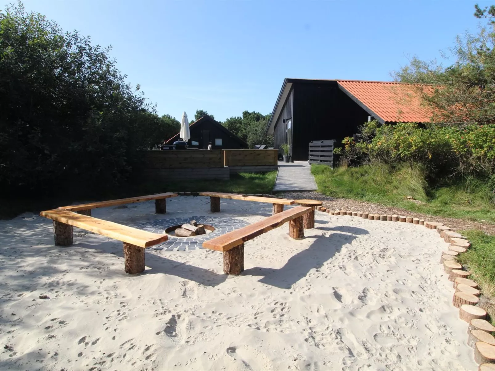 "Julie" - 1.5km from the sea-Outside