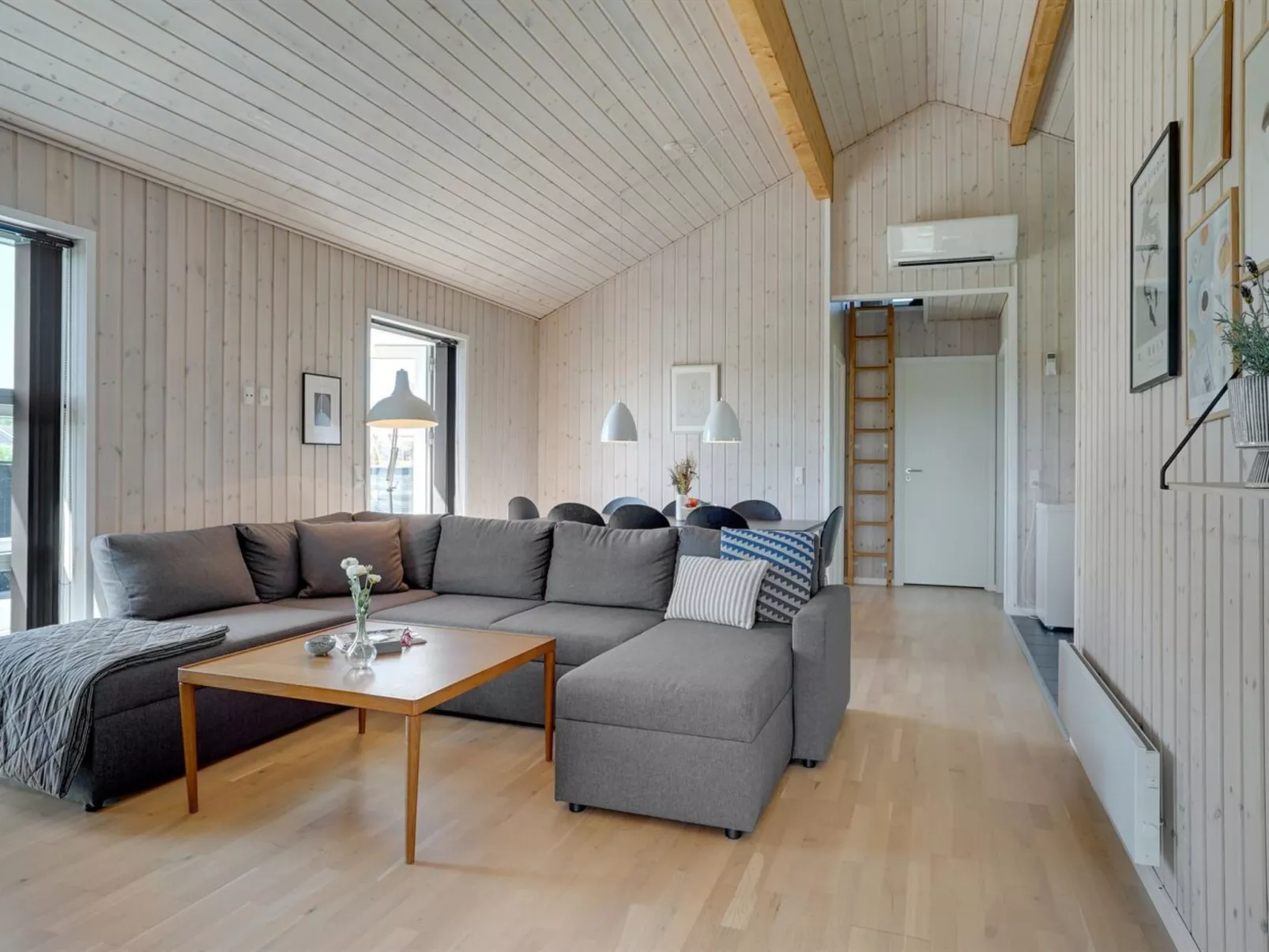 "Elenore" - 900m from the sea-Inside