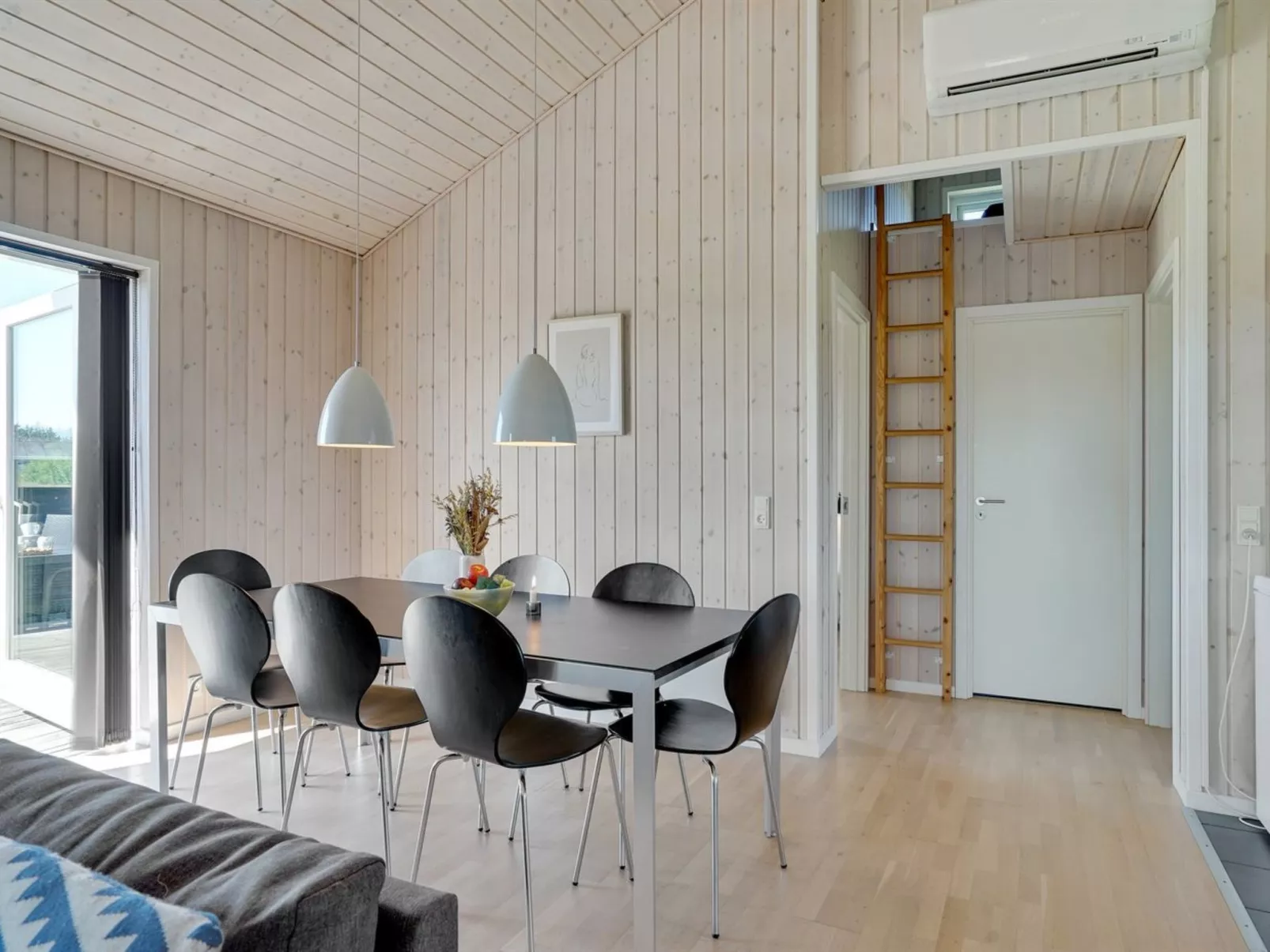 "Elenore" - 900m from the sea-Inside