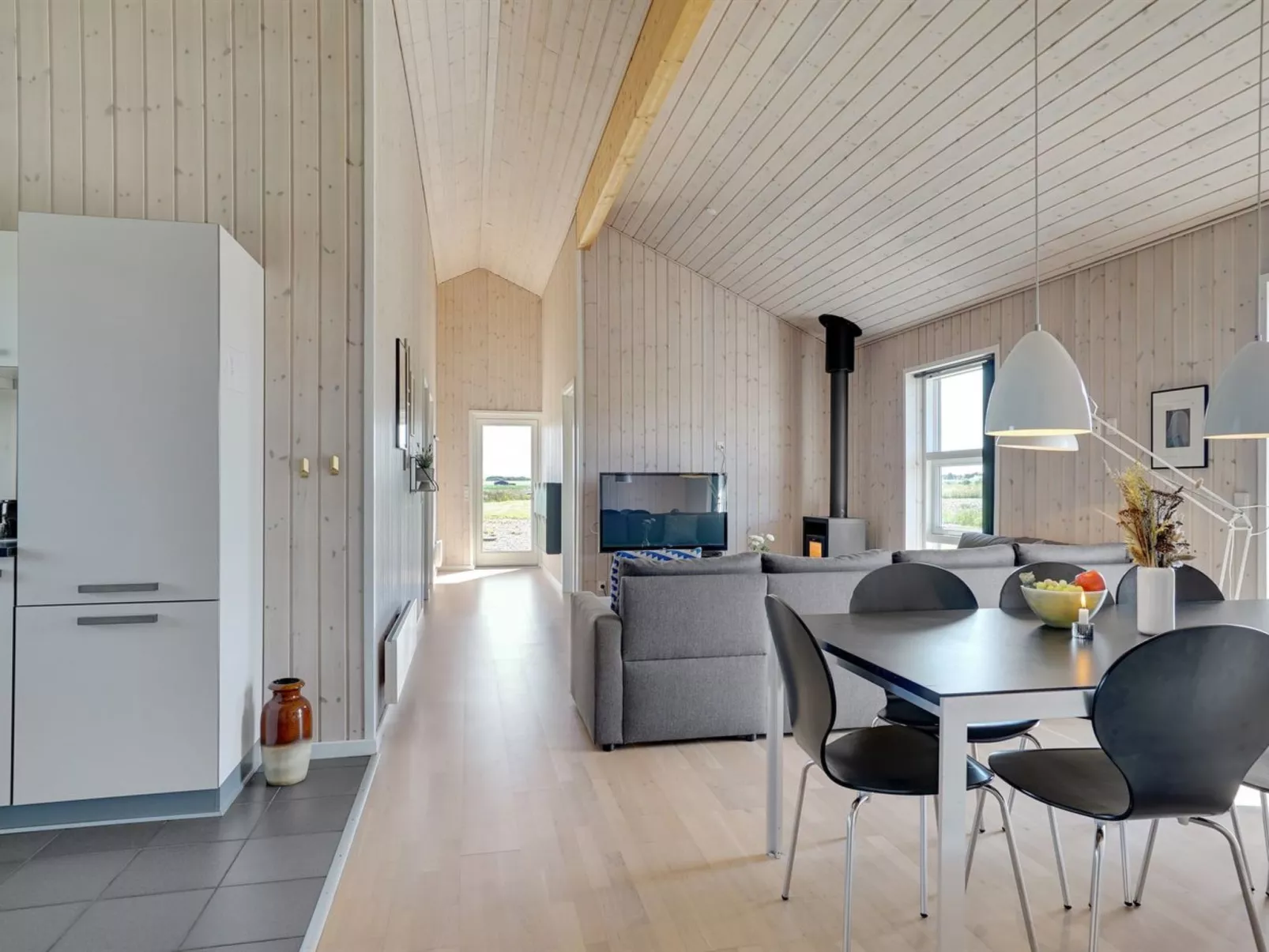 "Elenore" - 900m from the sea-Inside
