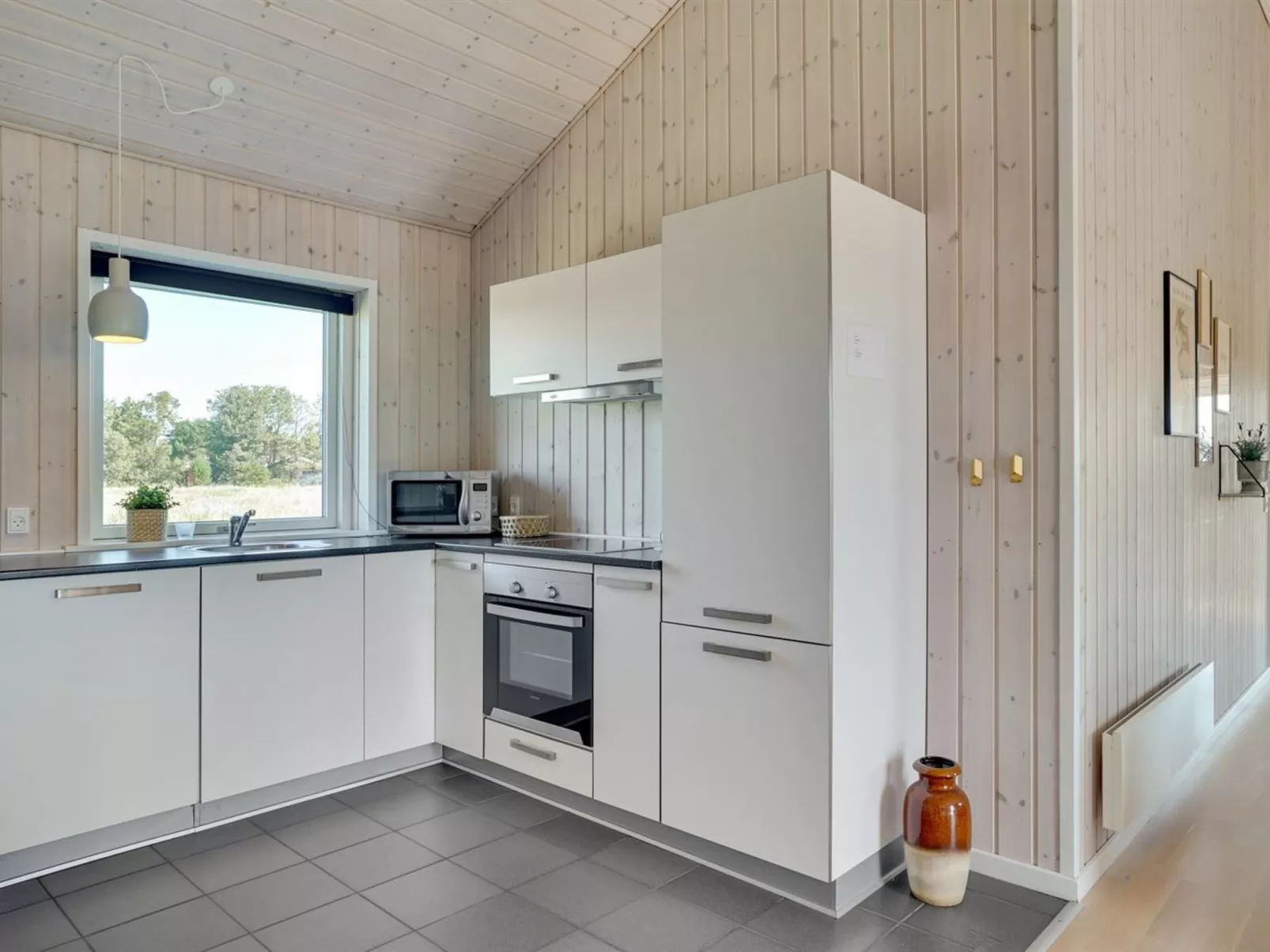 "Elenore" - 900m from the sea-Inside