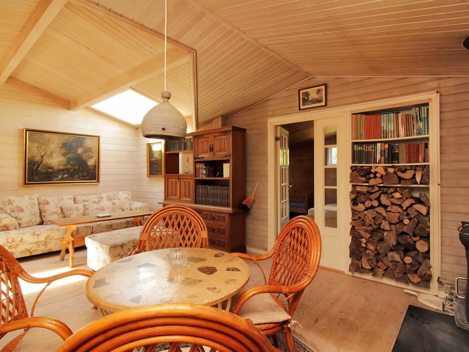 "Enrik" - 123m from the sea-Inside