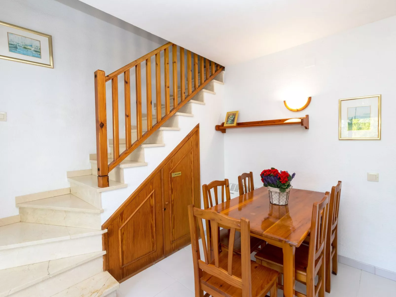 Montalt VI-Inside