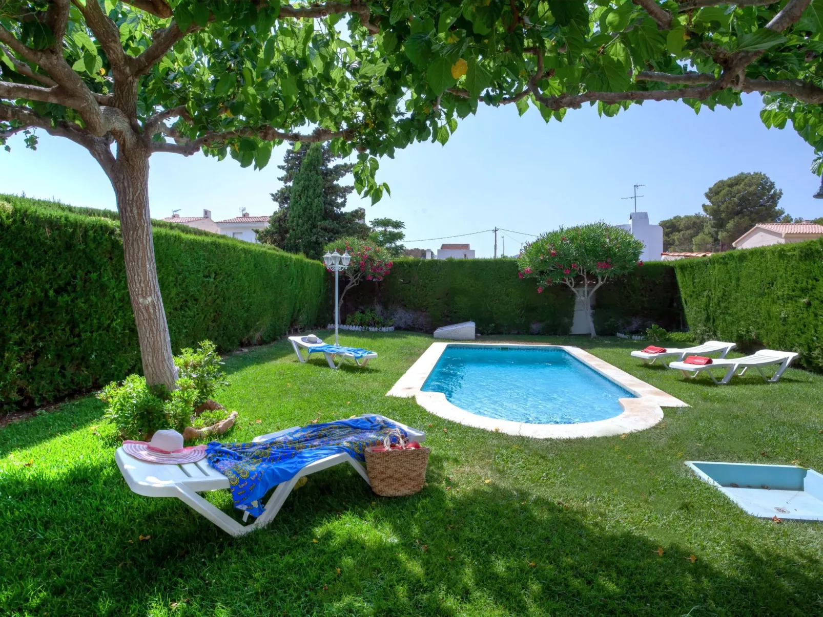 Montalt VI-Outside