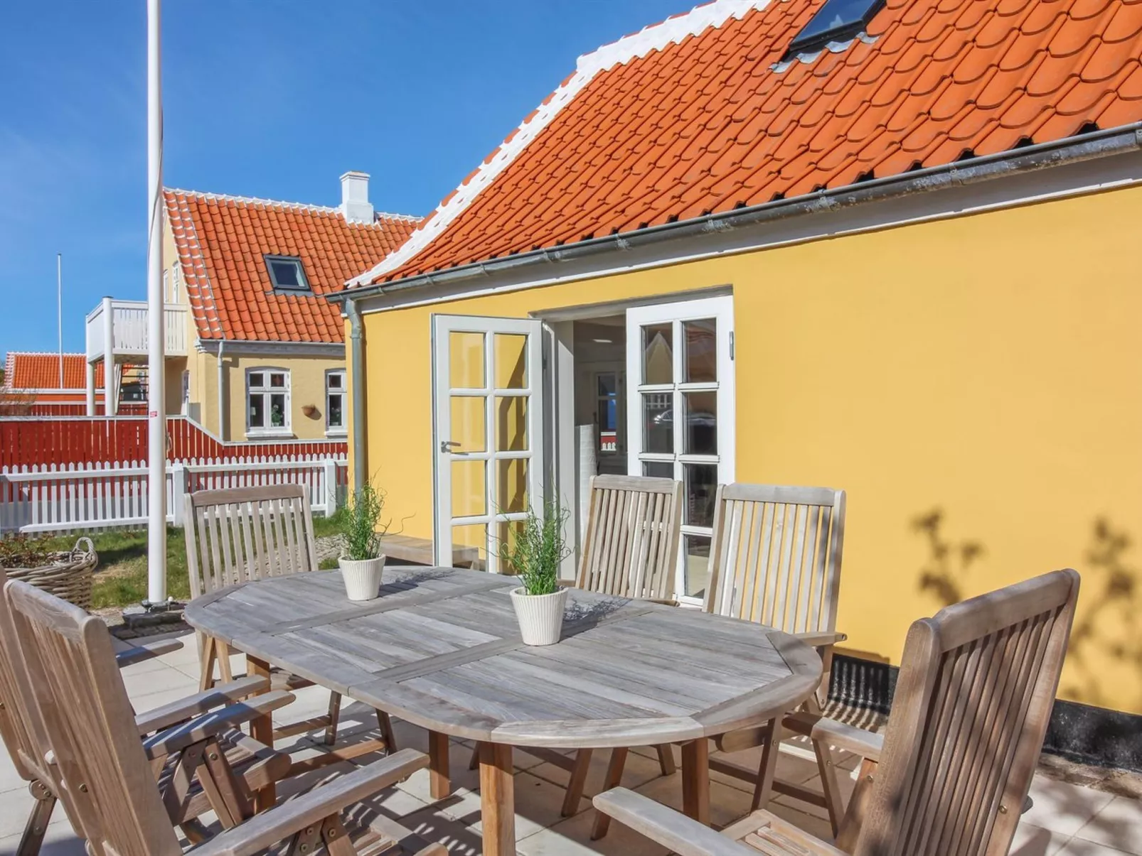 "Gunulf" - 150m from the sea-Outside
