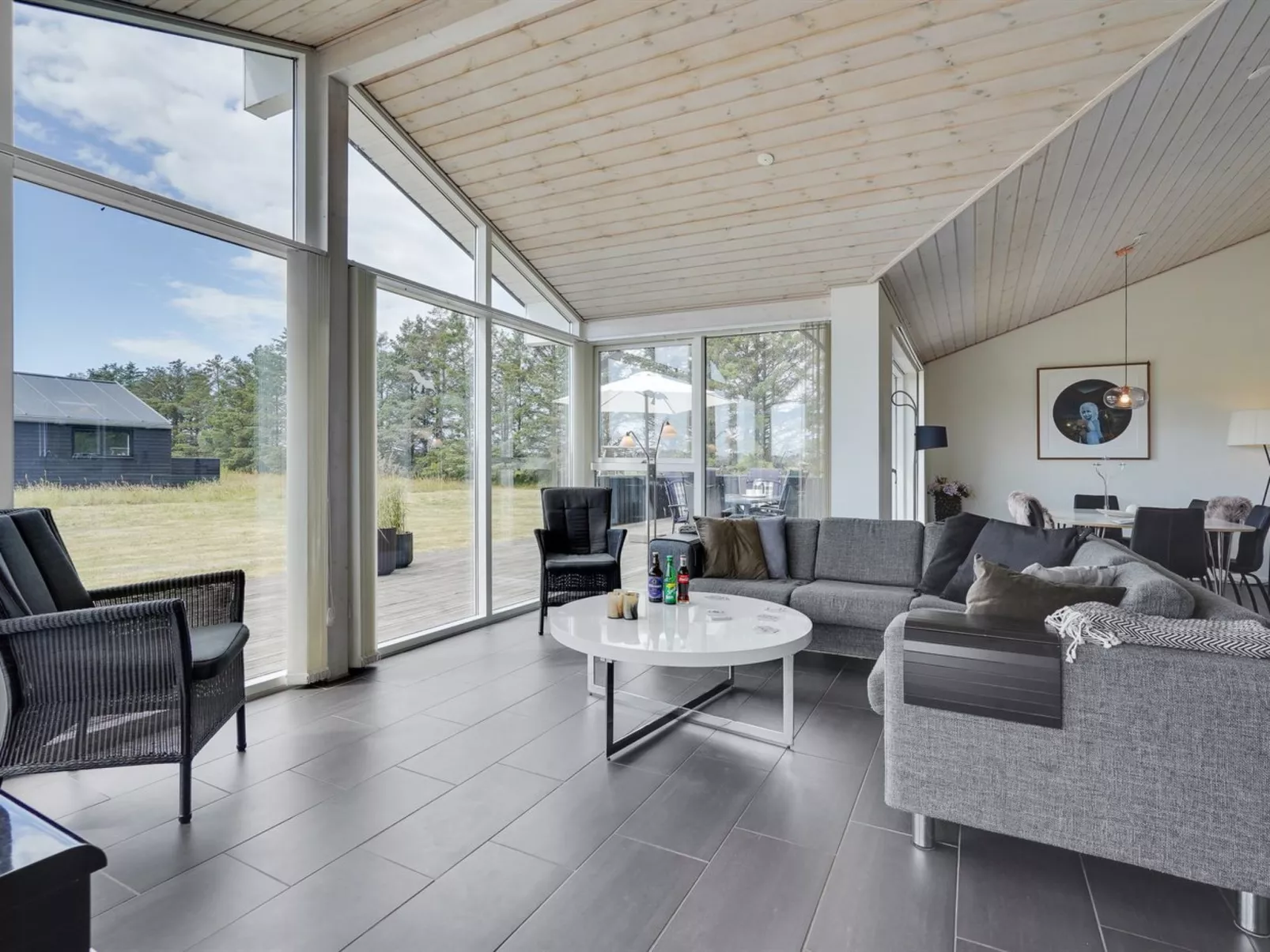 "Meino" - 1.4km from the sea-Inside
