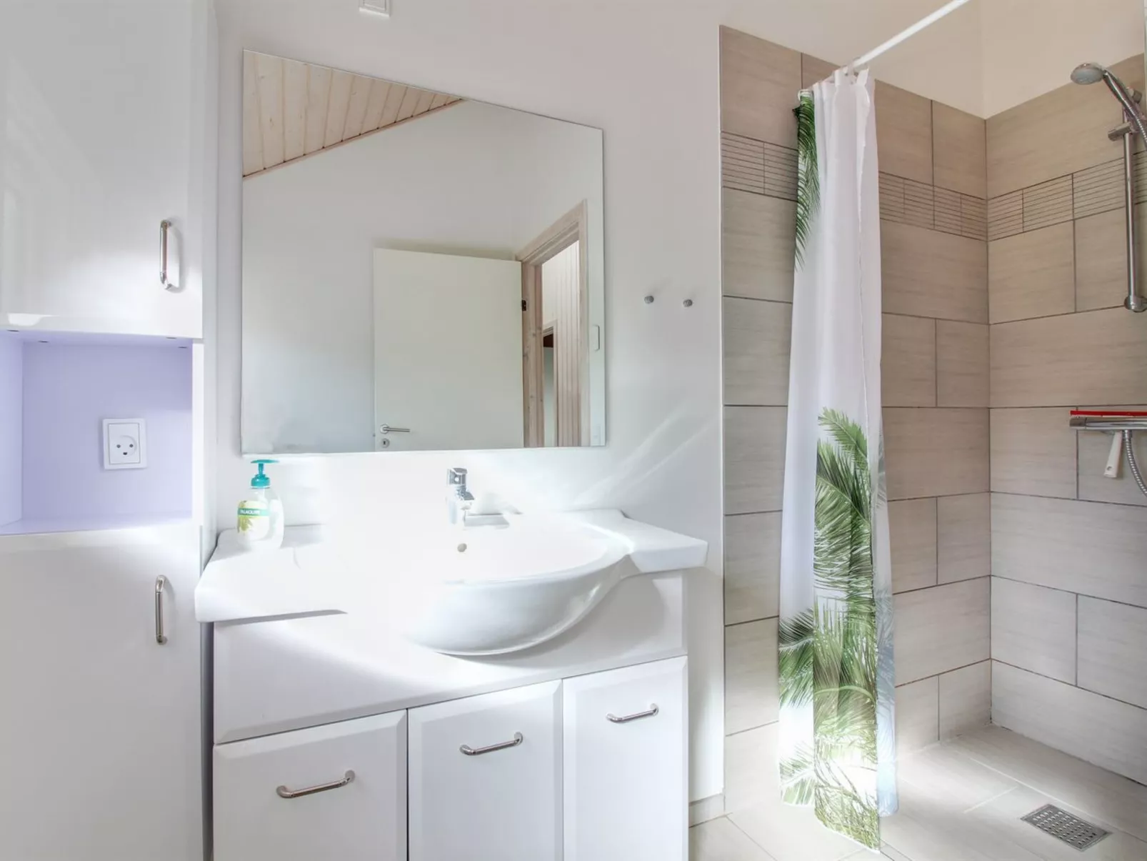 "Naida" - 850m from the sea-Inside
