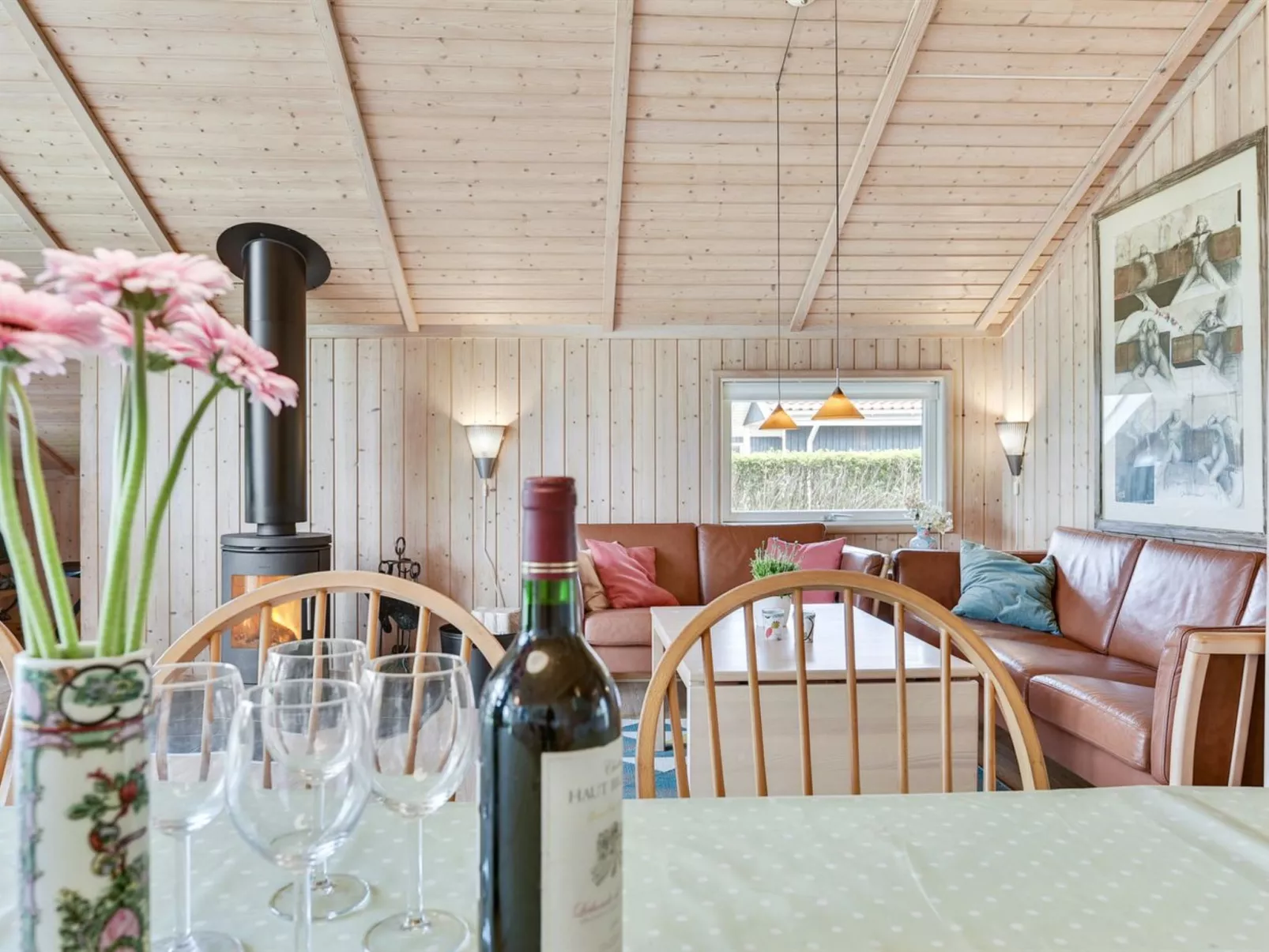 "Tore" - 200m from the sea-Inside