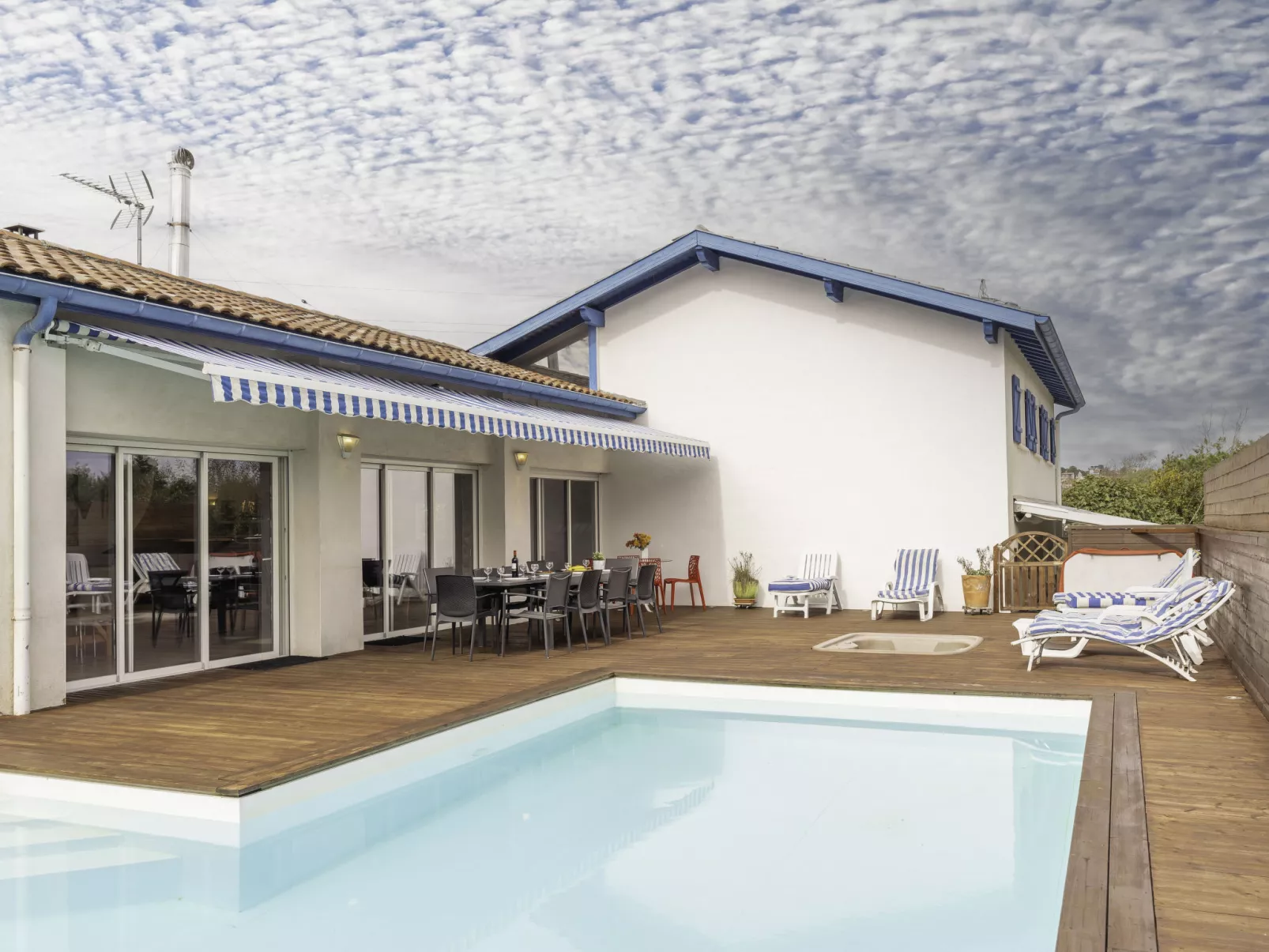 Villa Suerte-Outside