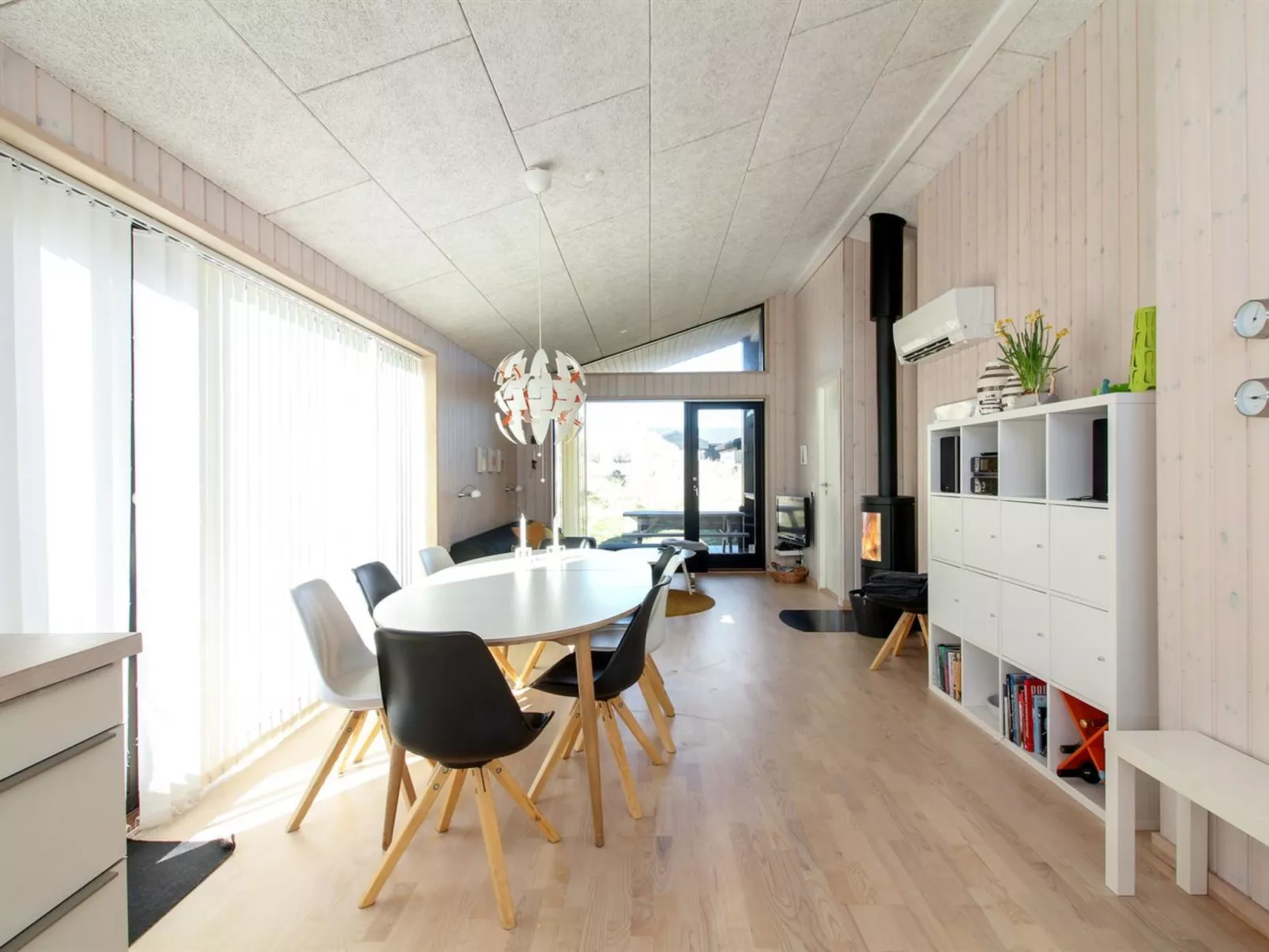 "Mikkel" - 300m from the sea-Inside