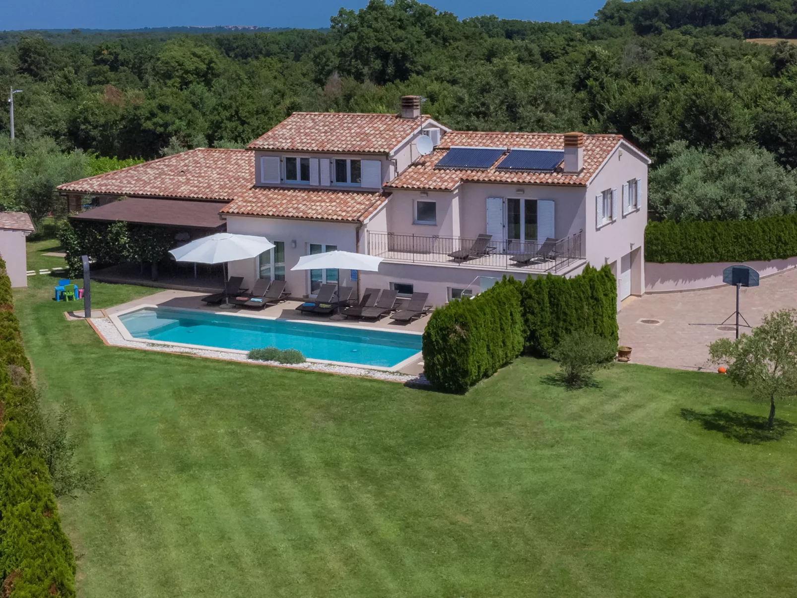 Villa Vela-Draußen