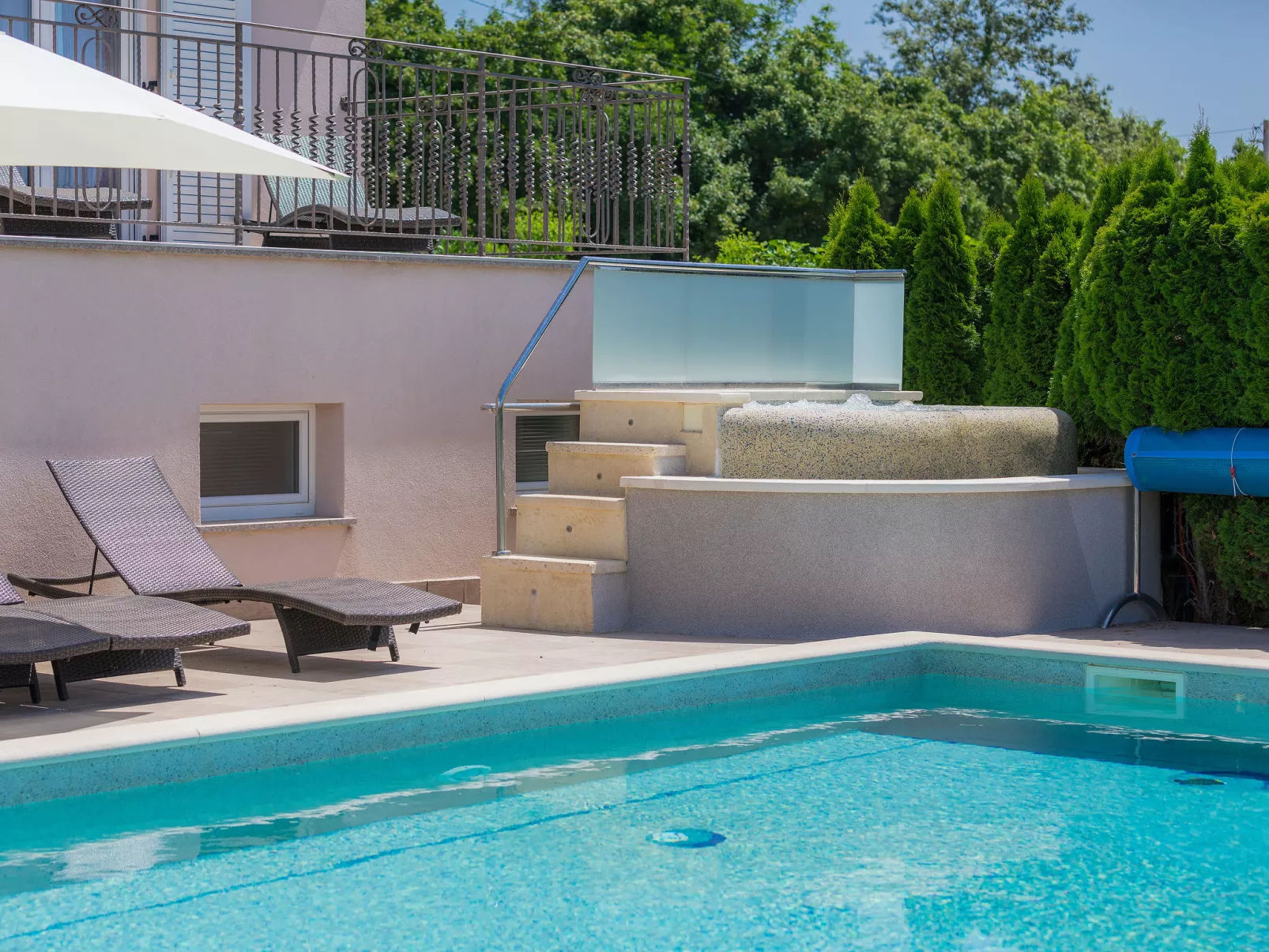 Villa Vela-Draußen