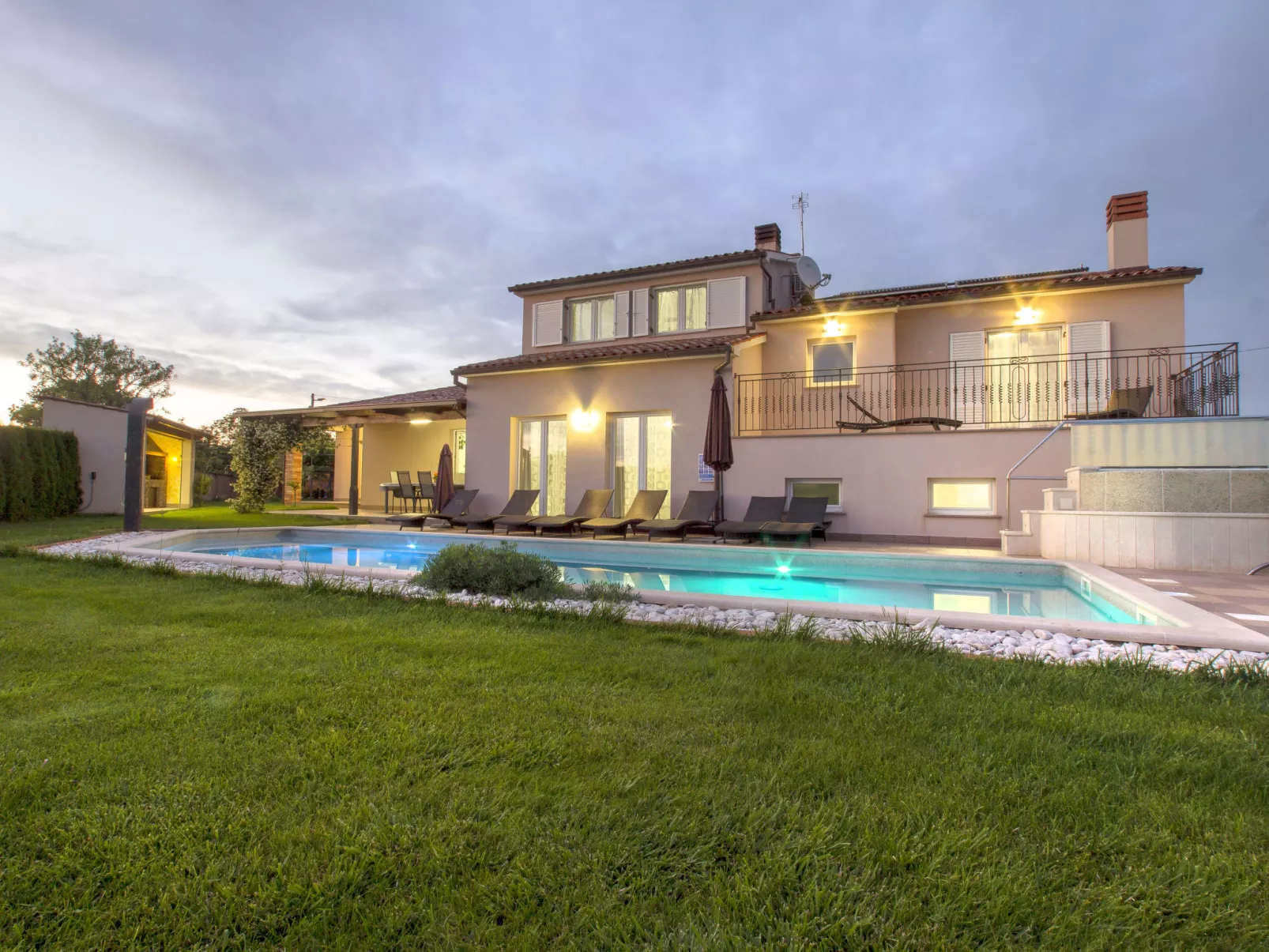 Villa Vela-Draußen