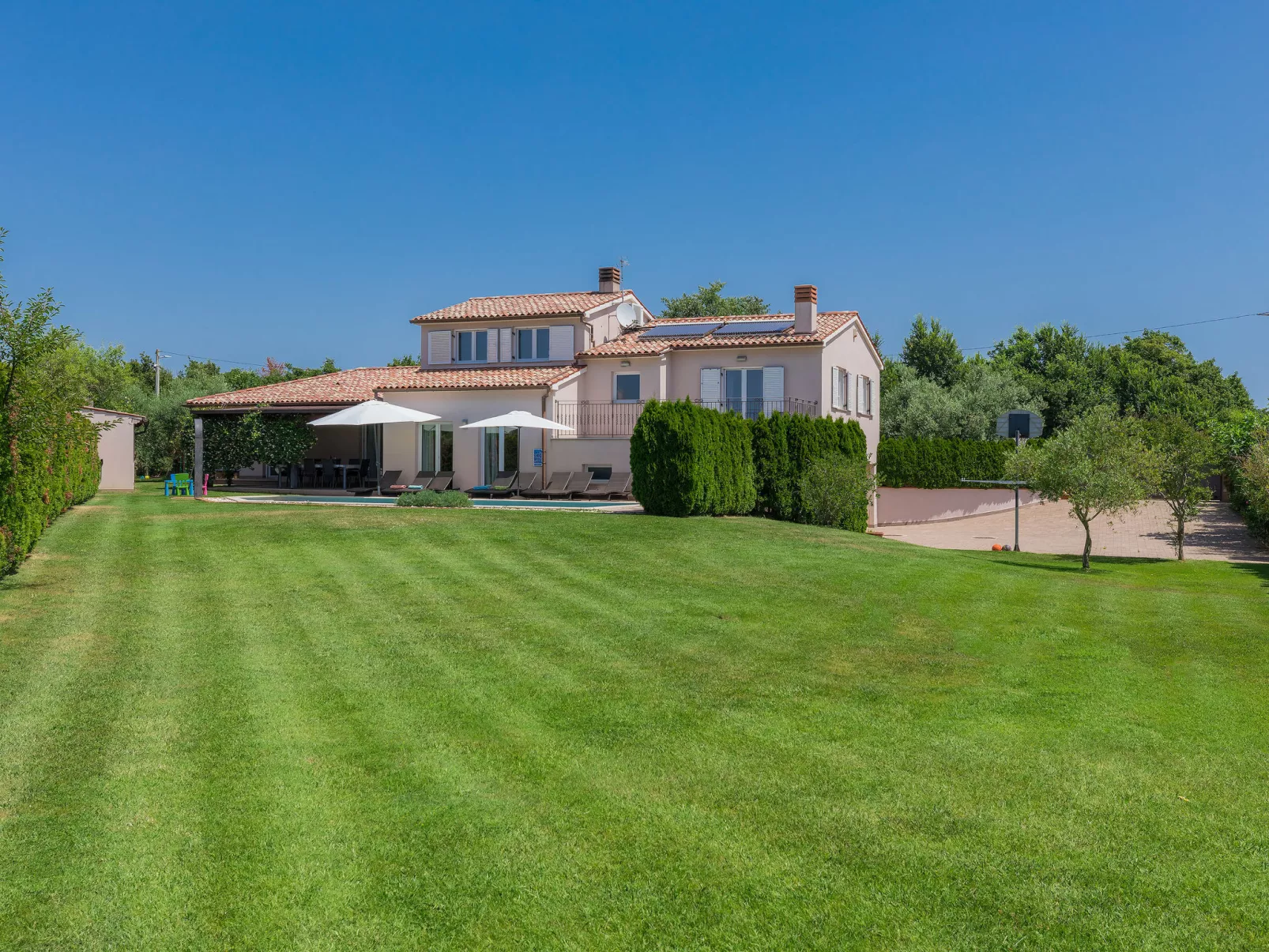 Villa Vela-Draußen