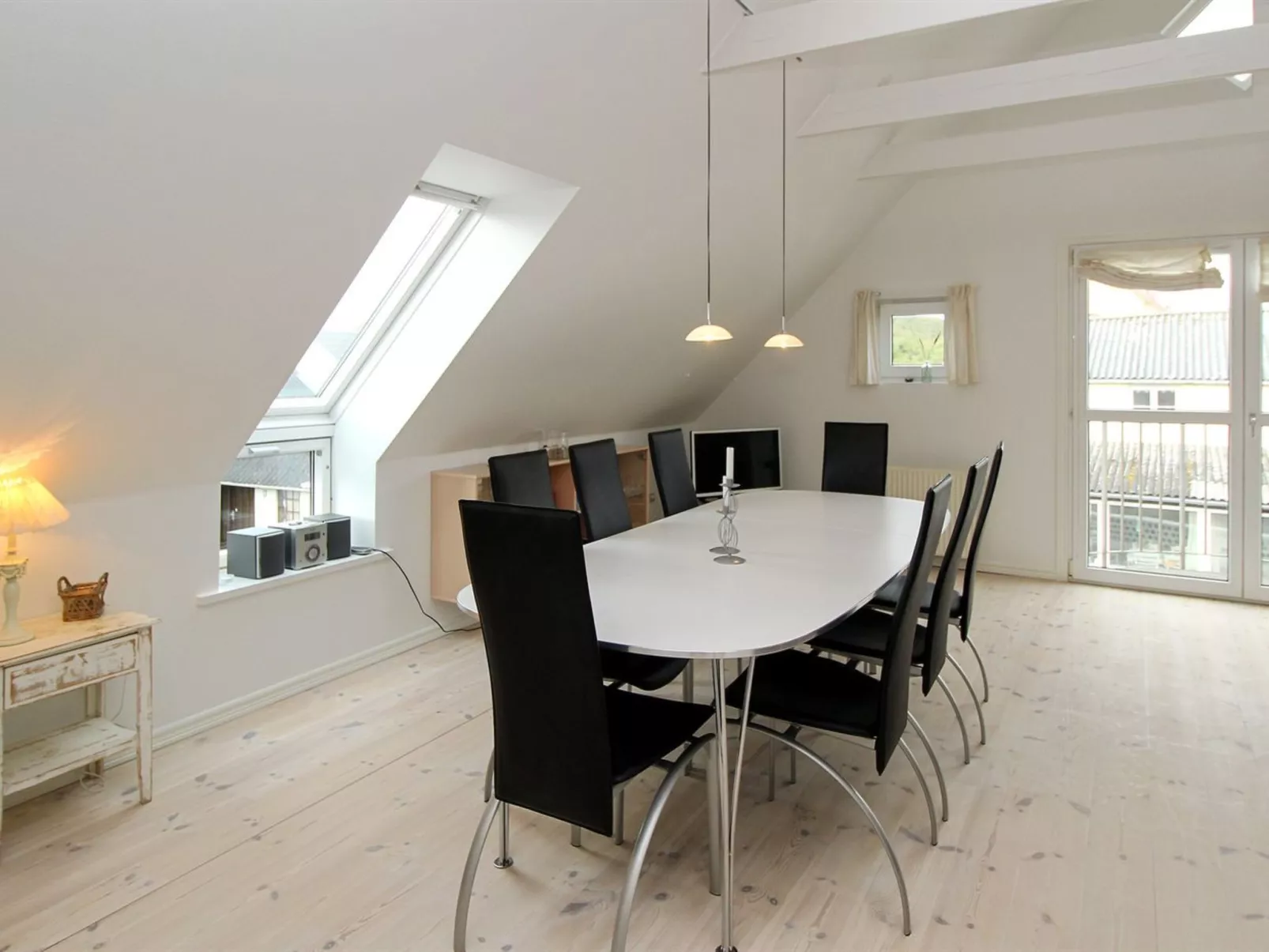 "Githe" - 100m from the sea-Inside
