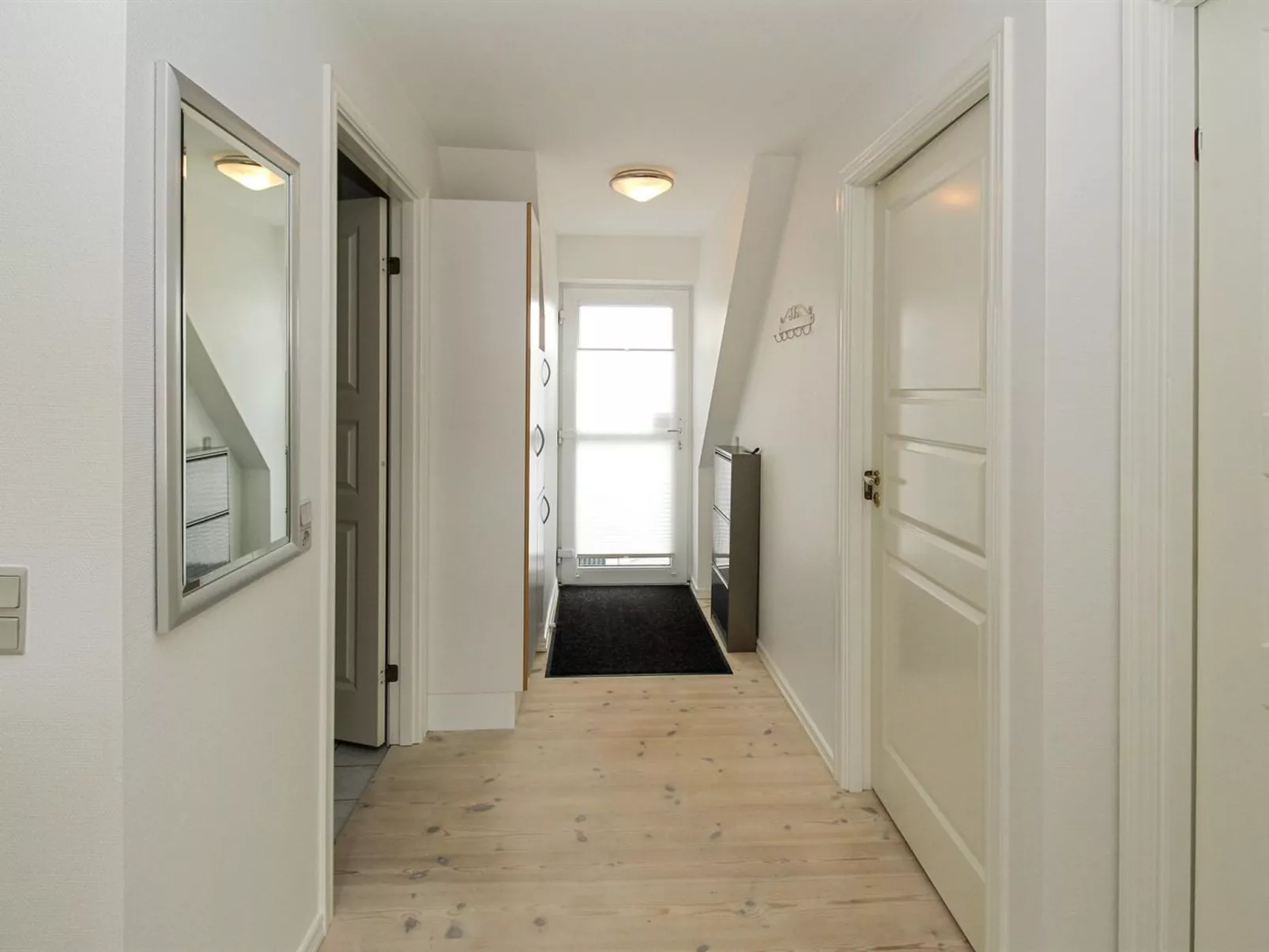 "Githe" - 100m from the sea-Inside