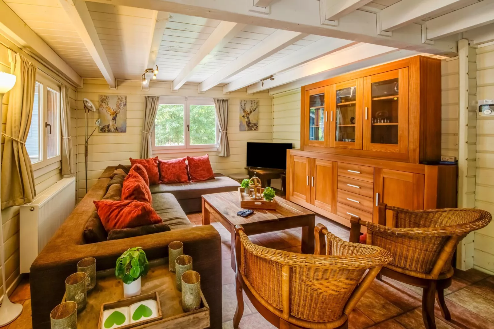 La Coccinelle-Living room