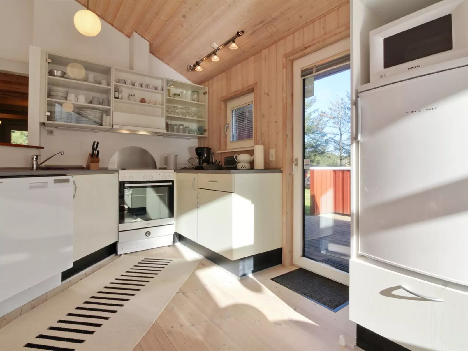 "Nahele" - 500m from the sea-Inside