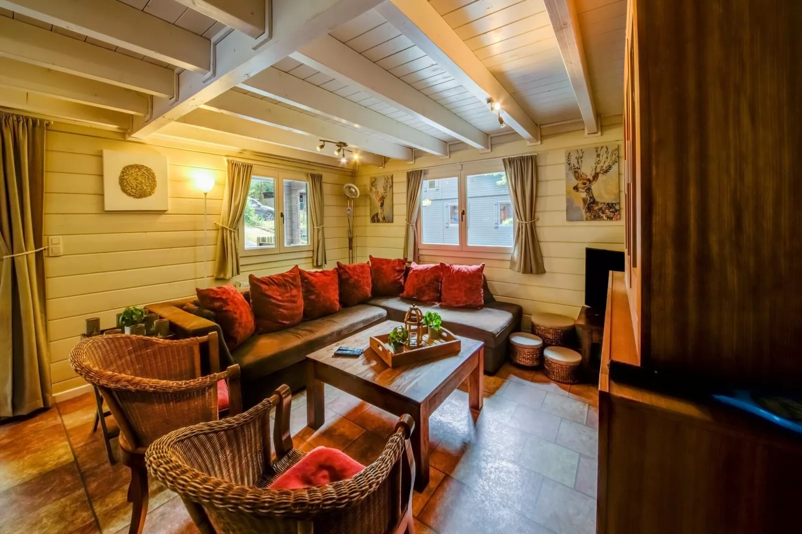 La Coccinelle-Living room