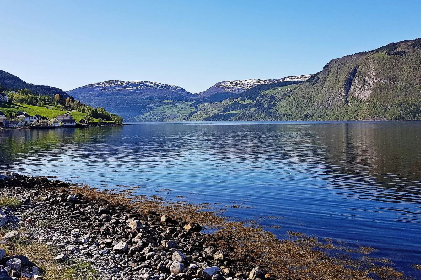 37341 (NEDERSTE HYTTE NR. 2)-Water view