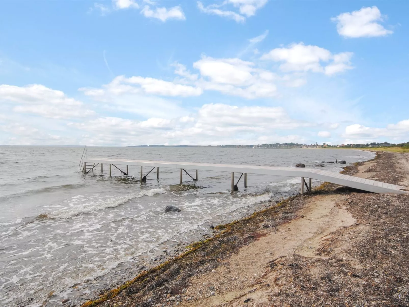 "Eisa" - 300m to the inlet-Outside